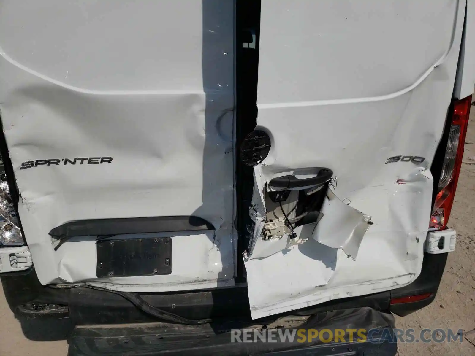 9 Photograph of a damaged car W1W4ECHY0LT036499 MERCEDES-BENZ SPRINTER 2020