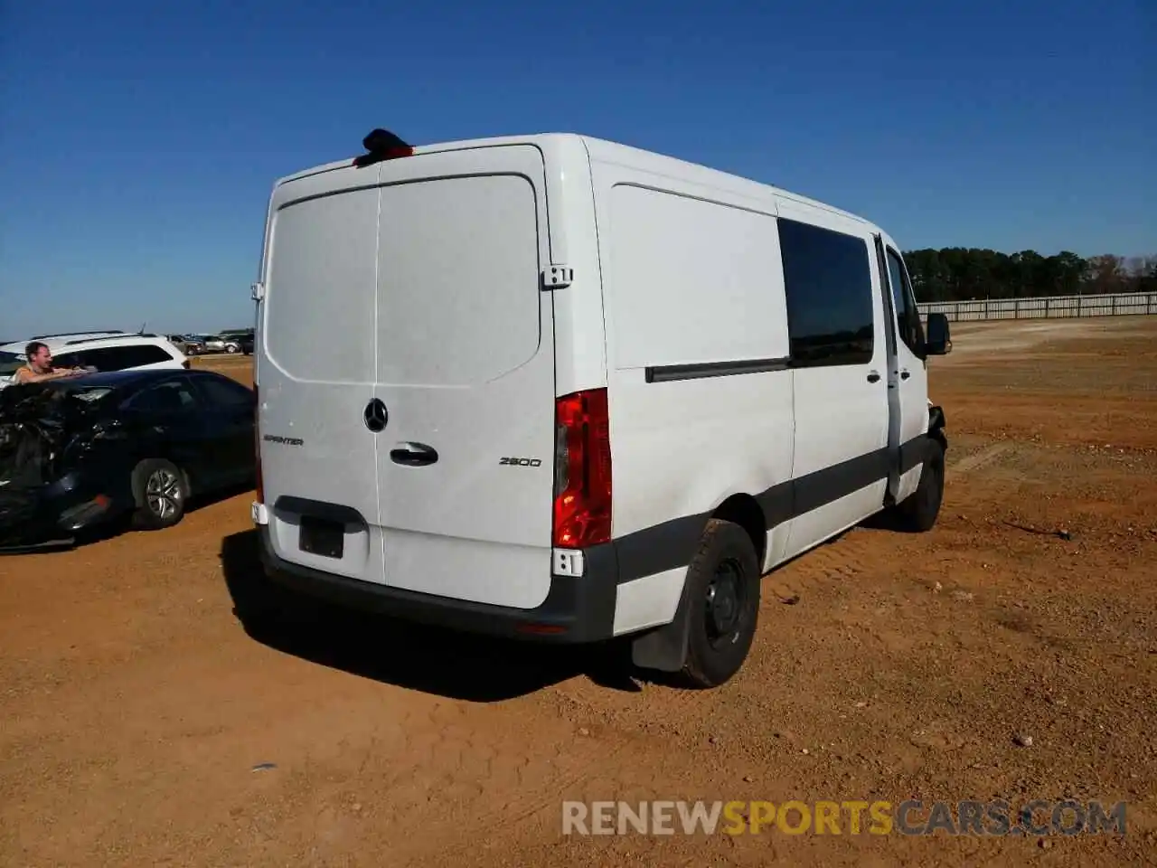 4 Photograph of a damaged car W1Y4EBHY9LT036681 MERCEDES-BENZ SPRINTER 2020