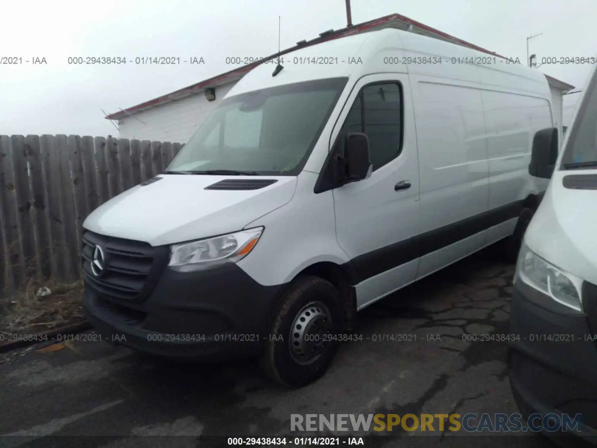 2 Фотография поврежденного автомобиля W1Y9EC3Y5LT042464 MERCEDES-BENZ SPRINTER 2020