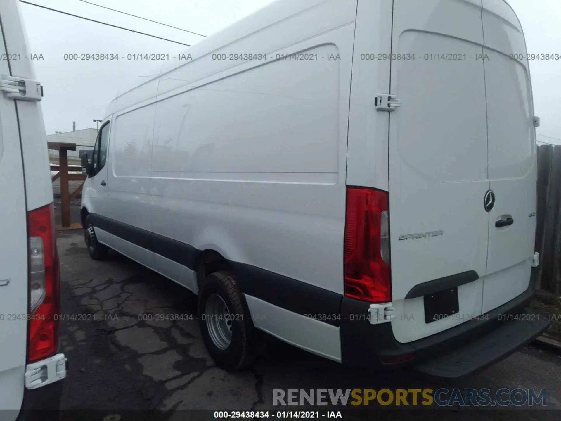 3 Фотография поврежденного автомобиля W1Y9EC3Y5LT042464 MERCEDES-BENZ SPRINTER 2020