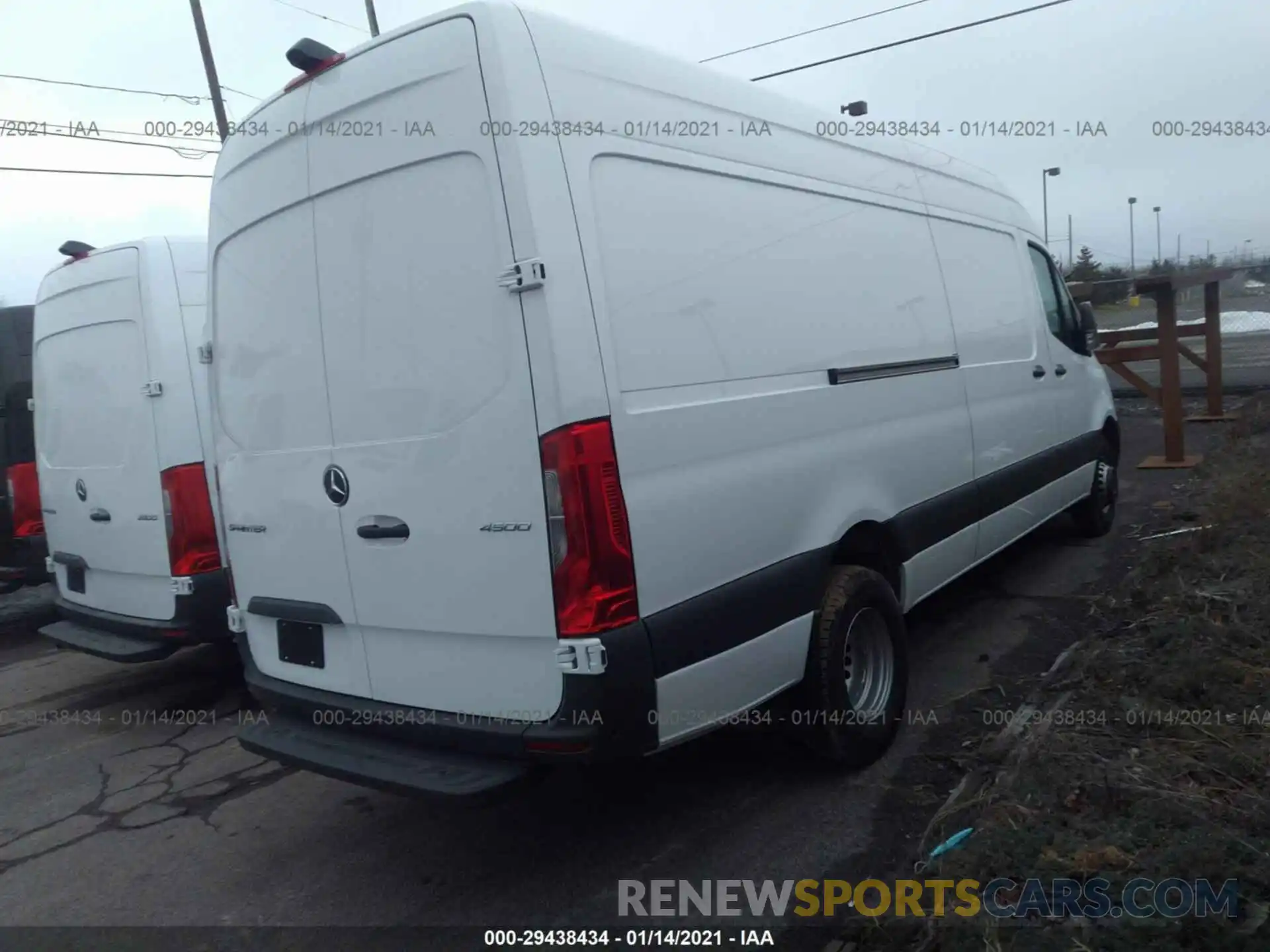 4 Photograph of a damaged car W1Y9EC3Y5LT042464 MERCEDES-BENZ SPRINTER 2020