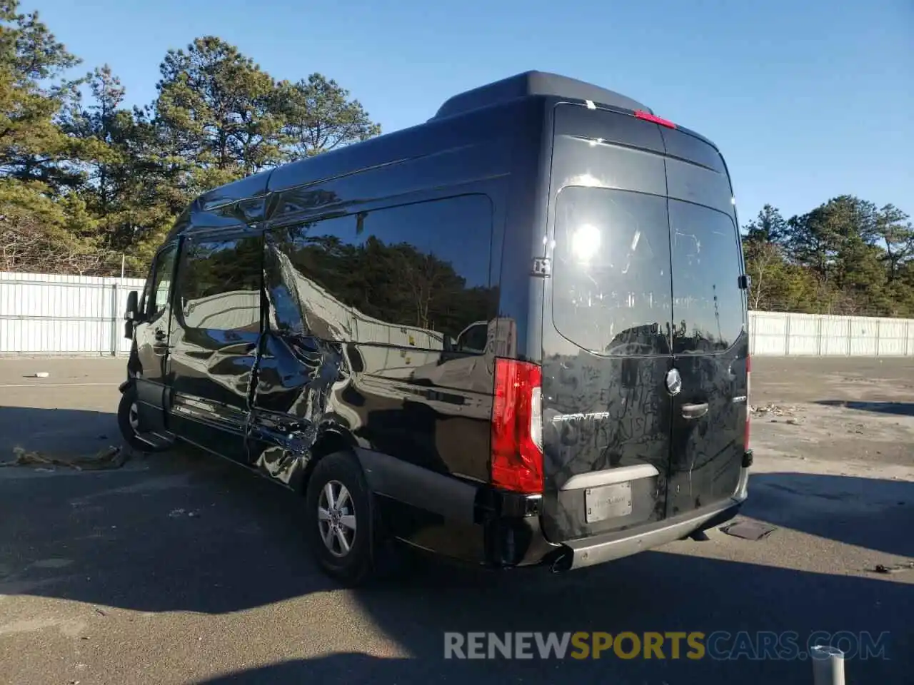 3 Photograph of a damaged car W1Z4EGHY2LT033372 MERCEDES-BENZ SPRINTER 2020