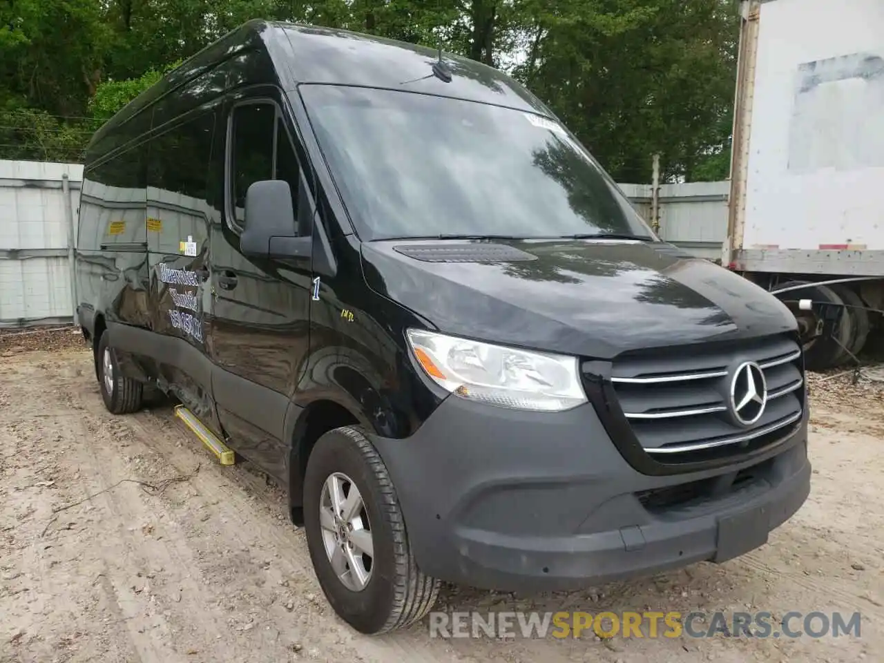 1 Photograph of a damaged car W1Z4EGHY8LT027575 MERCEDES-BENZ SPRINTER 2020