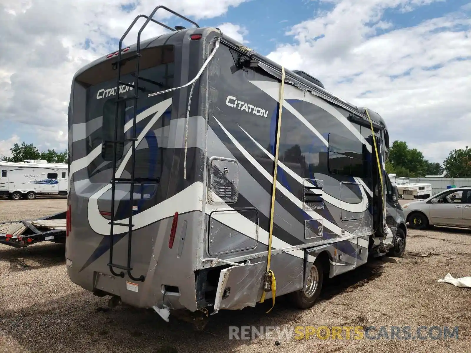 4 Photograph of a damaged car WDAPF4CD1KN037831 MERCEDES-BENZ SPRINTER 2020