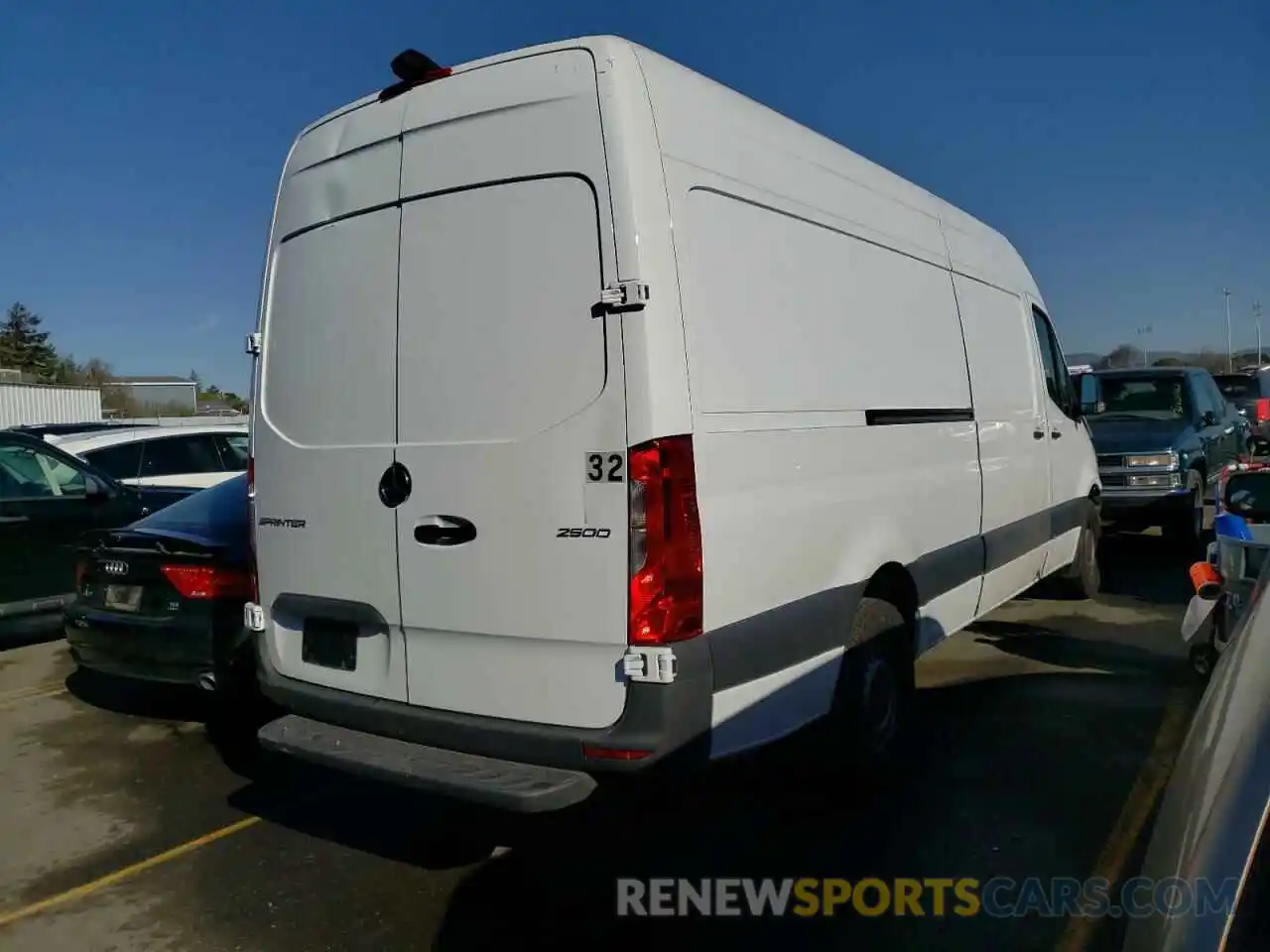 4 Photograph of a damaged car W1W40CHY8MT055821 MERCEDES-BENZ SPRINTER 2021