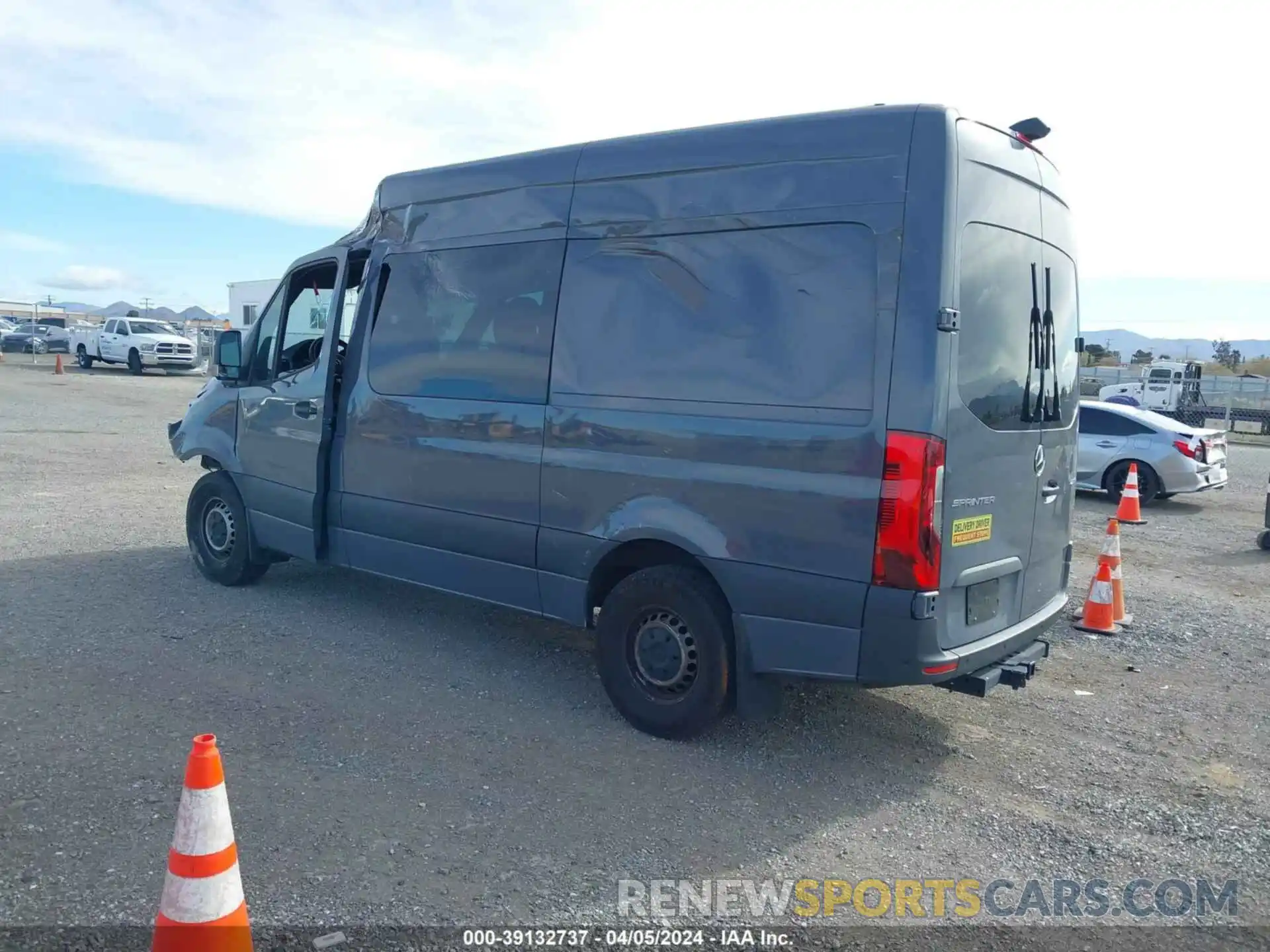 3 Фотография поврежденного автомобиля W1W40BHY9PT126684 MERCEDES-BENZ SPRINTER 2023