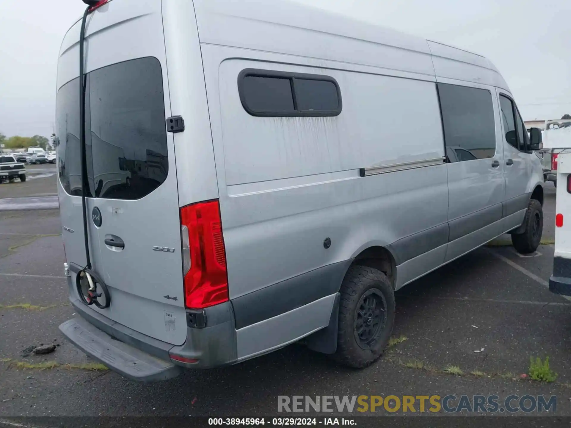 4 Фотография поврежденного автомобиля W1W4ECVY8KT017928 MERCEDES-BENZ SPRINTER 2500 2019