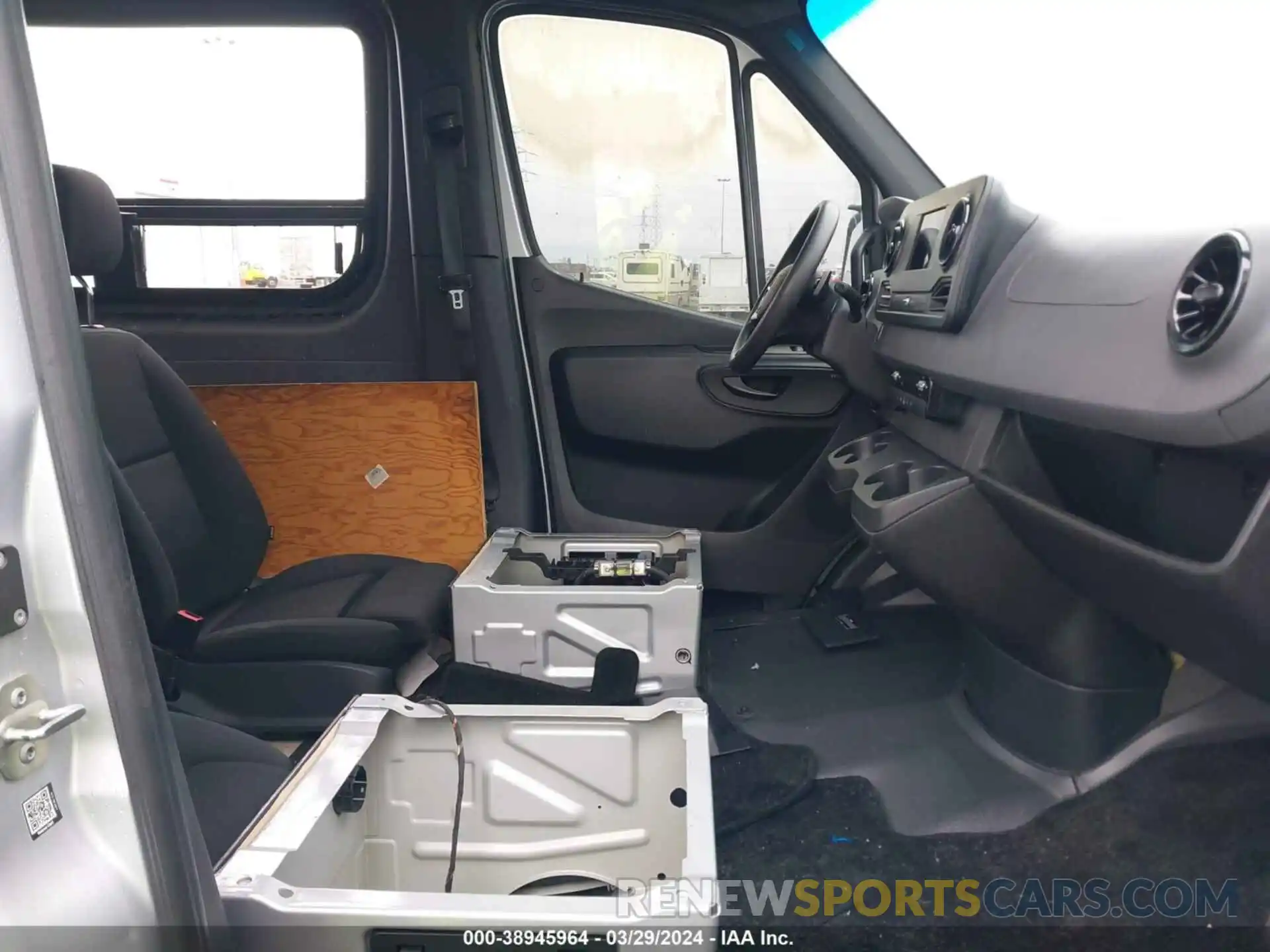 5 Фотография поврежденного автомобиля W1W4ECVY8KT017928 MERCEDES-BENZ SPRINTER 2500 2019