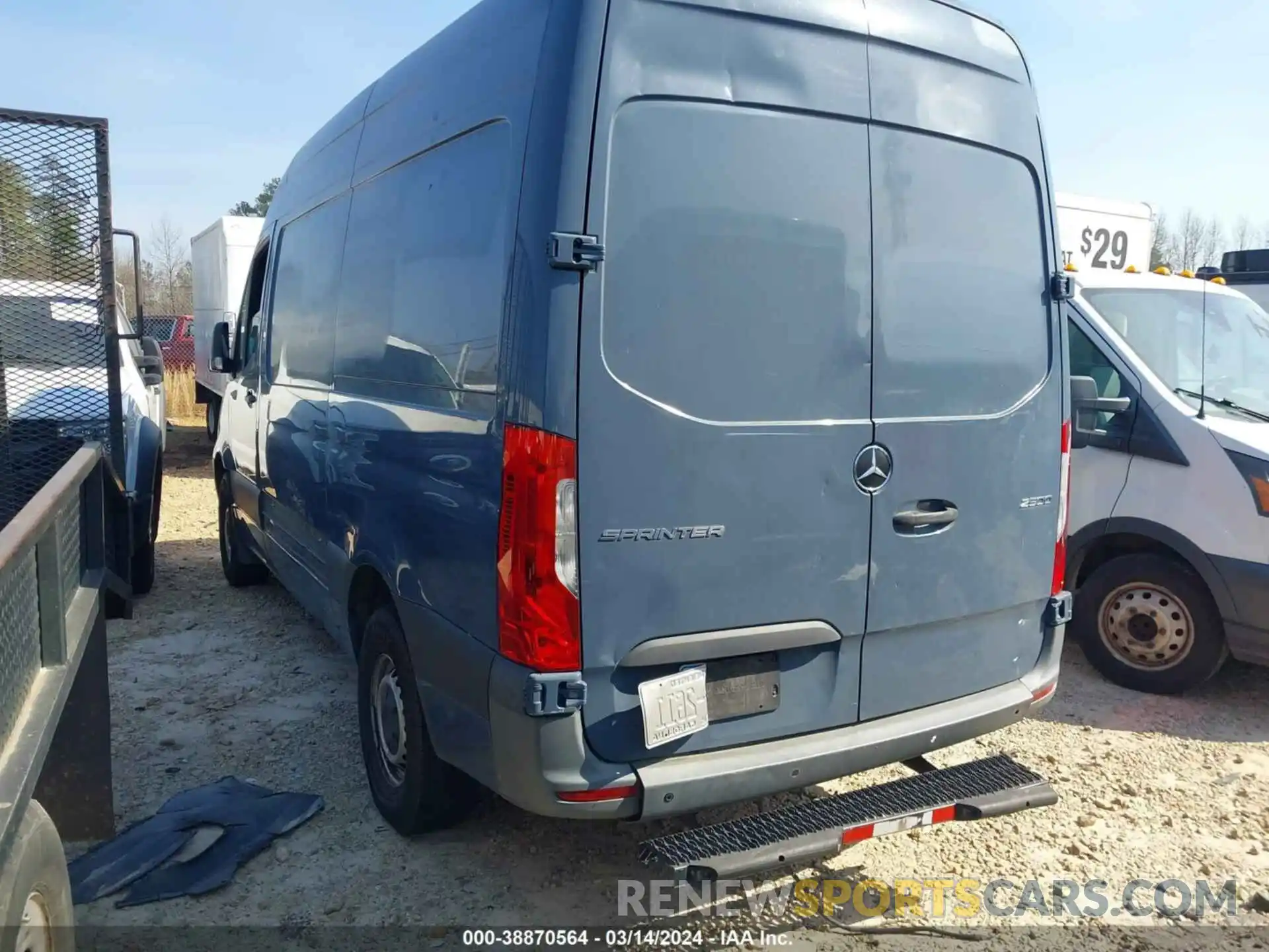 3 Фотография поврежденного автомобиля WD4PF0CD2KT004859 MERCEDES-BENZ SPRINTER 2500 2019