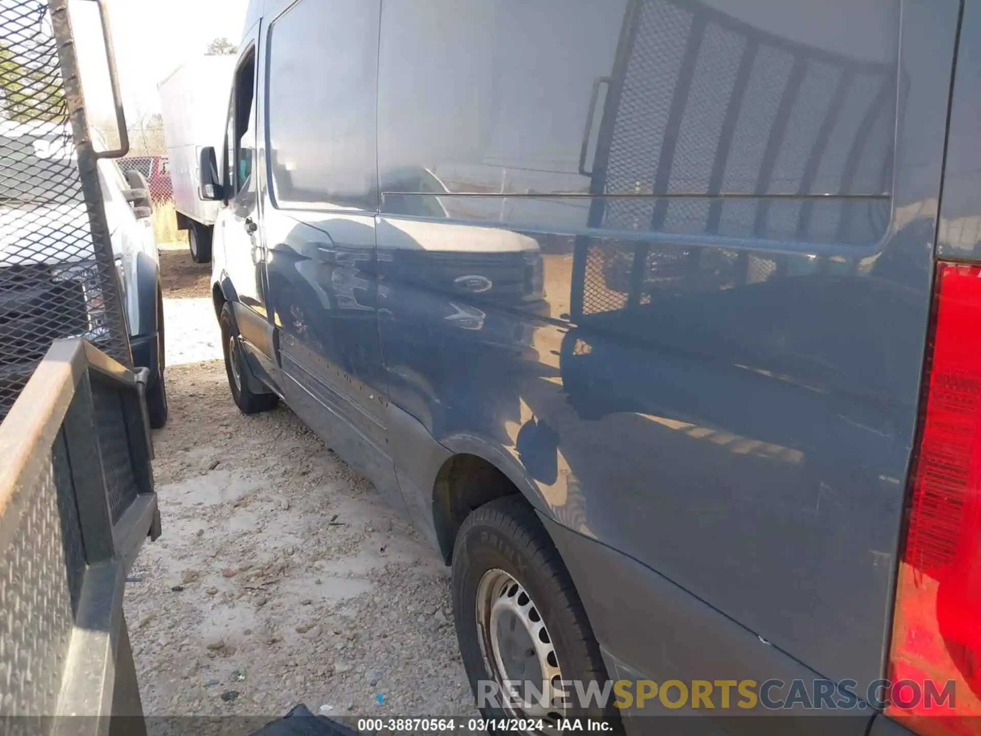 6 Фотография поврежденного автомобиля WD4PF0CD2KT004859 MERCEDES-BENZ SPRINTER 2500 2019