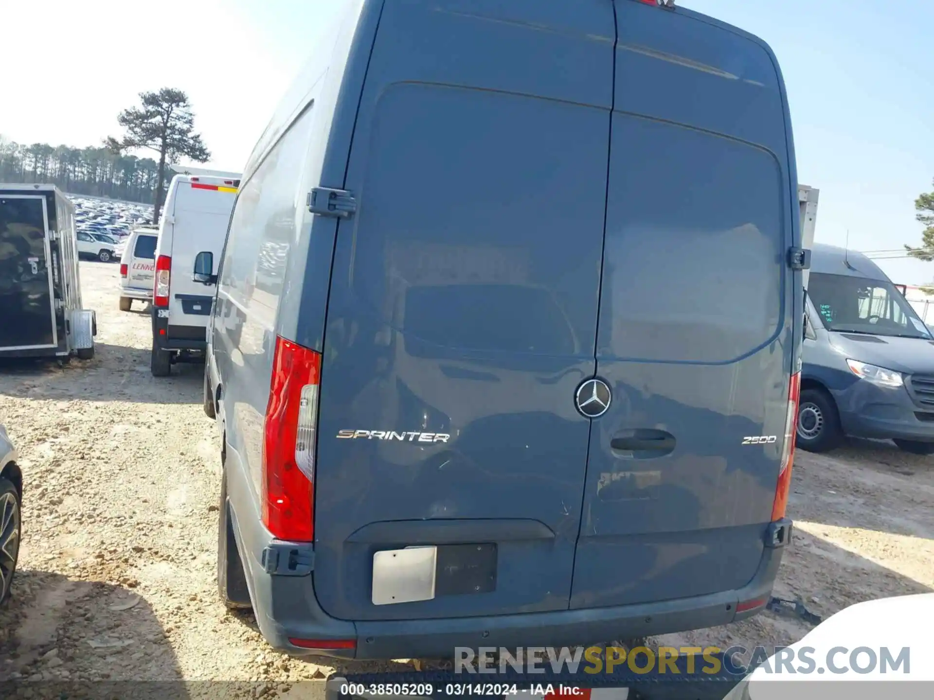 16 Фотография поврежденного автомобиля WD4PF1CD1KP141435 MERCEDES-BENZ SPRINTER 2500 2019