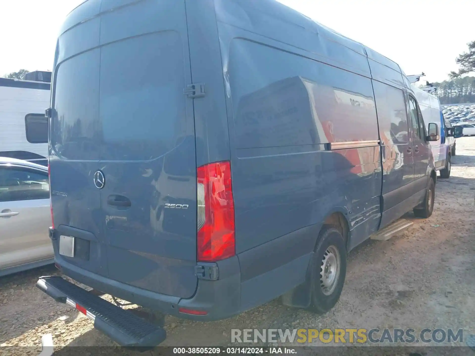 4 Фотография поврежденного автомобиля WD4PF1CD1KP141435 MERCEDES-BENZ SPRINTER 2500 2019