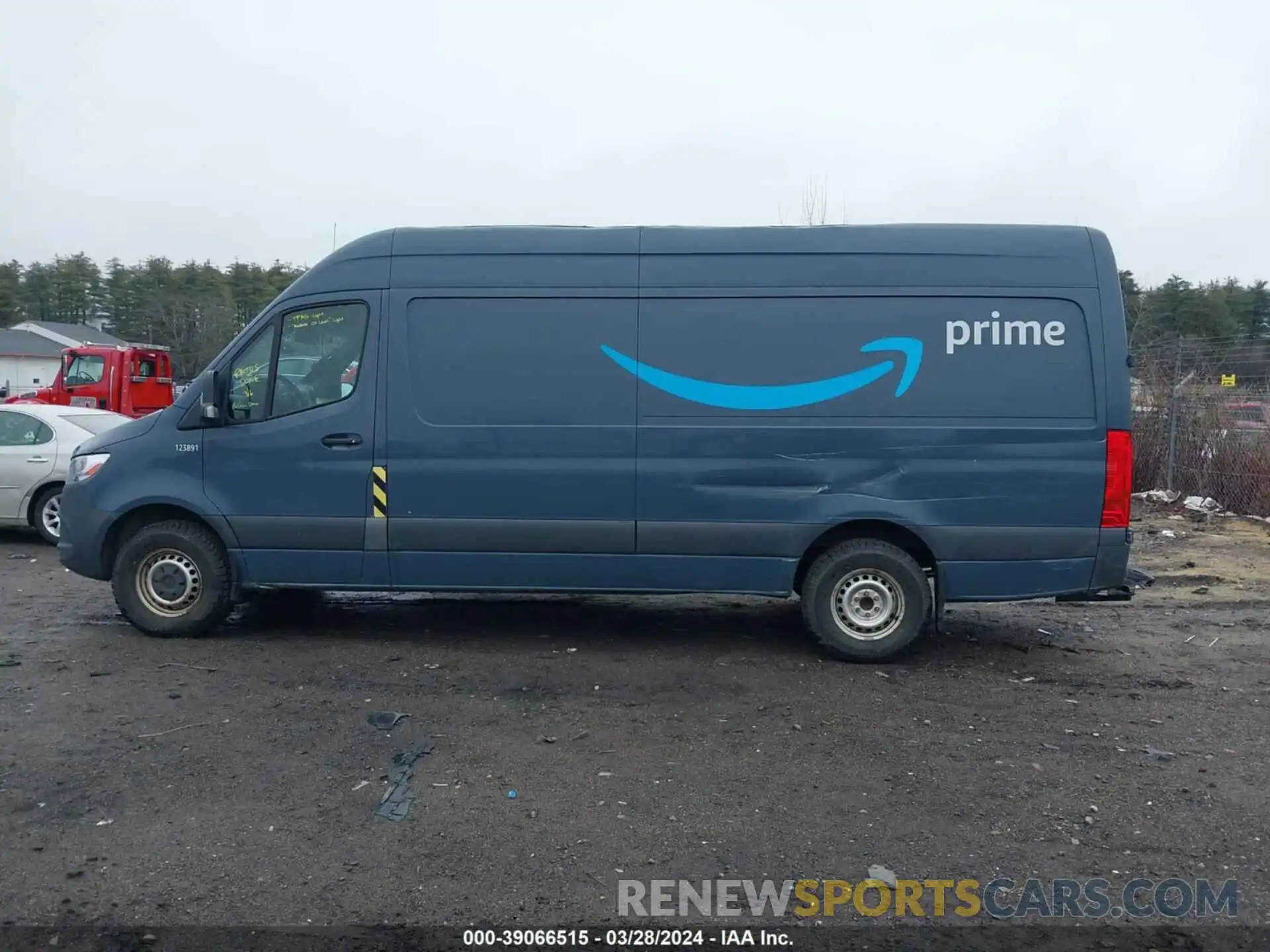 14 Photograph of a damaged car WD4PF1CD8KP114278 MERCEDES-BENZ SPRINTER 2500 2019