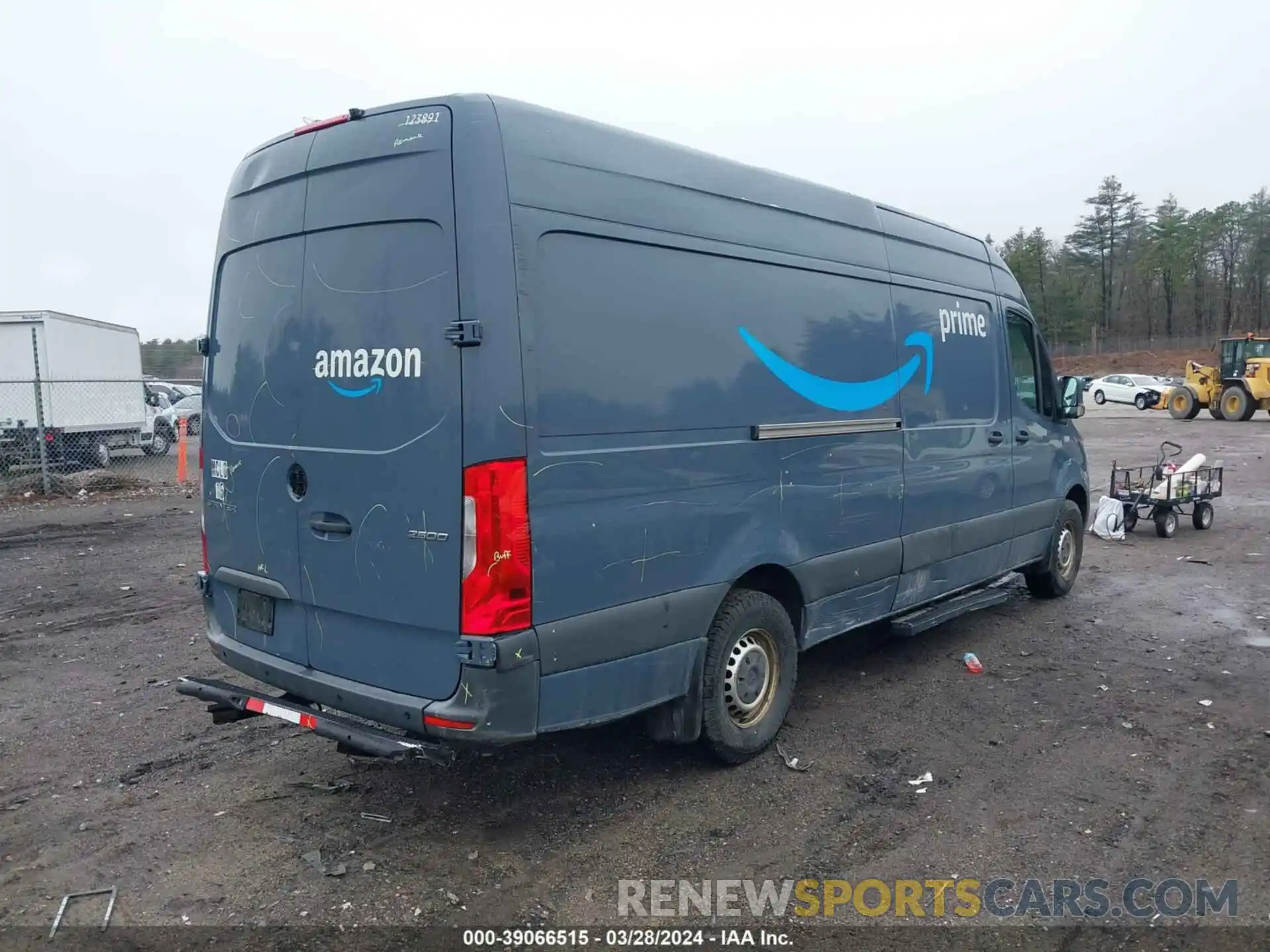 4 Фотография поврежденного автомобиля WD4PF1CD8KP114278 MERCEDES-BENZ SPRINTER 2500 2019