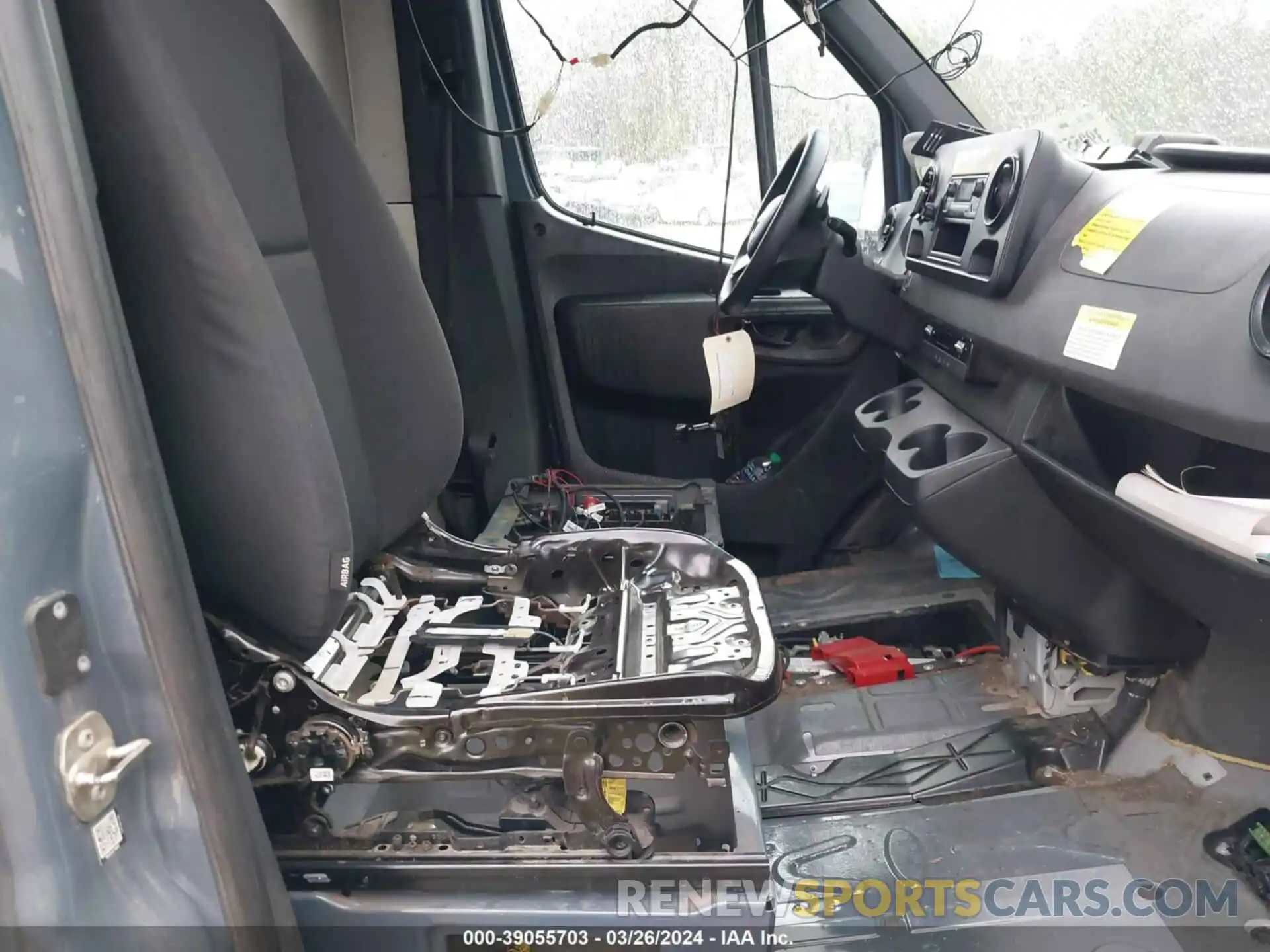 5 Photograph of a damaged car WD4PF1CD8KT013104 MERCEDES-BENZ SPRINTER 2500 2019