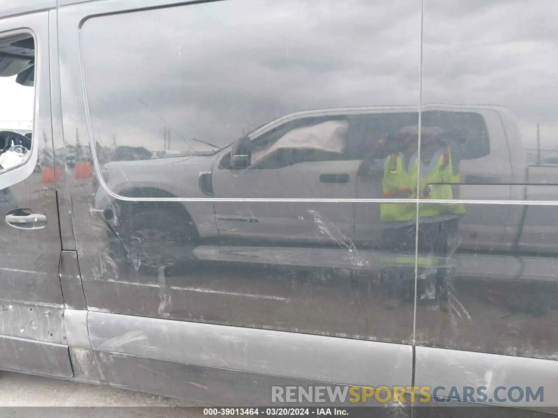 14 Photograph of a damaged car W1W4EDHY1LP208022 MERCEDES-BENZ SPRINTER 2500 2020