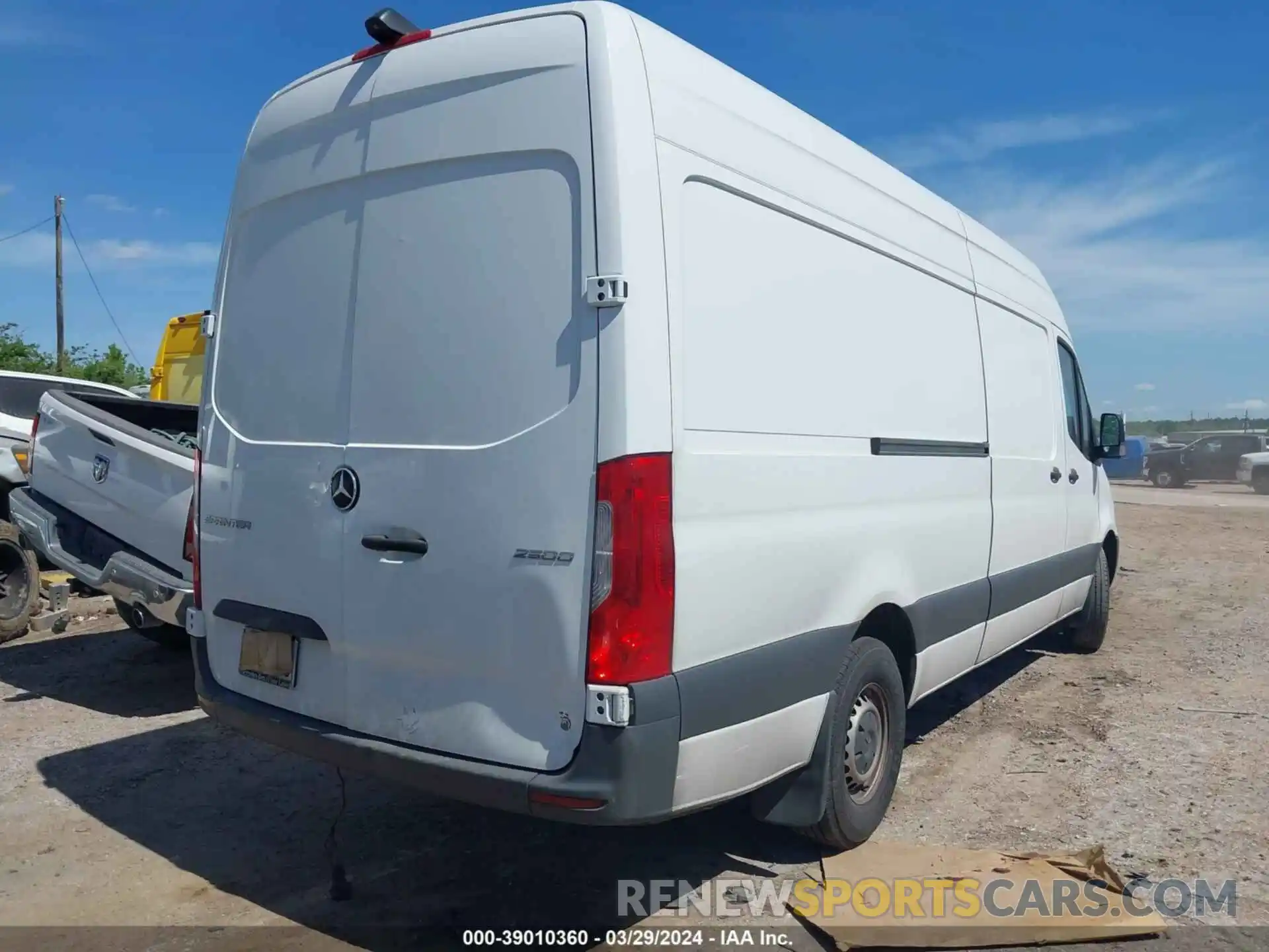 4 Photograph of a damaged car W1W4DCHY4MT048269 MERCEDES-BENZ SPRINTER 2500 2021