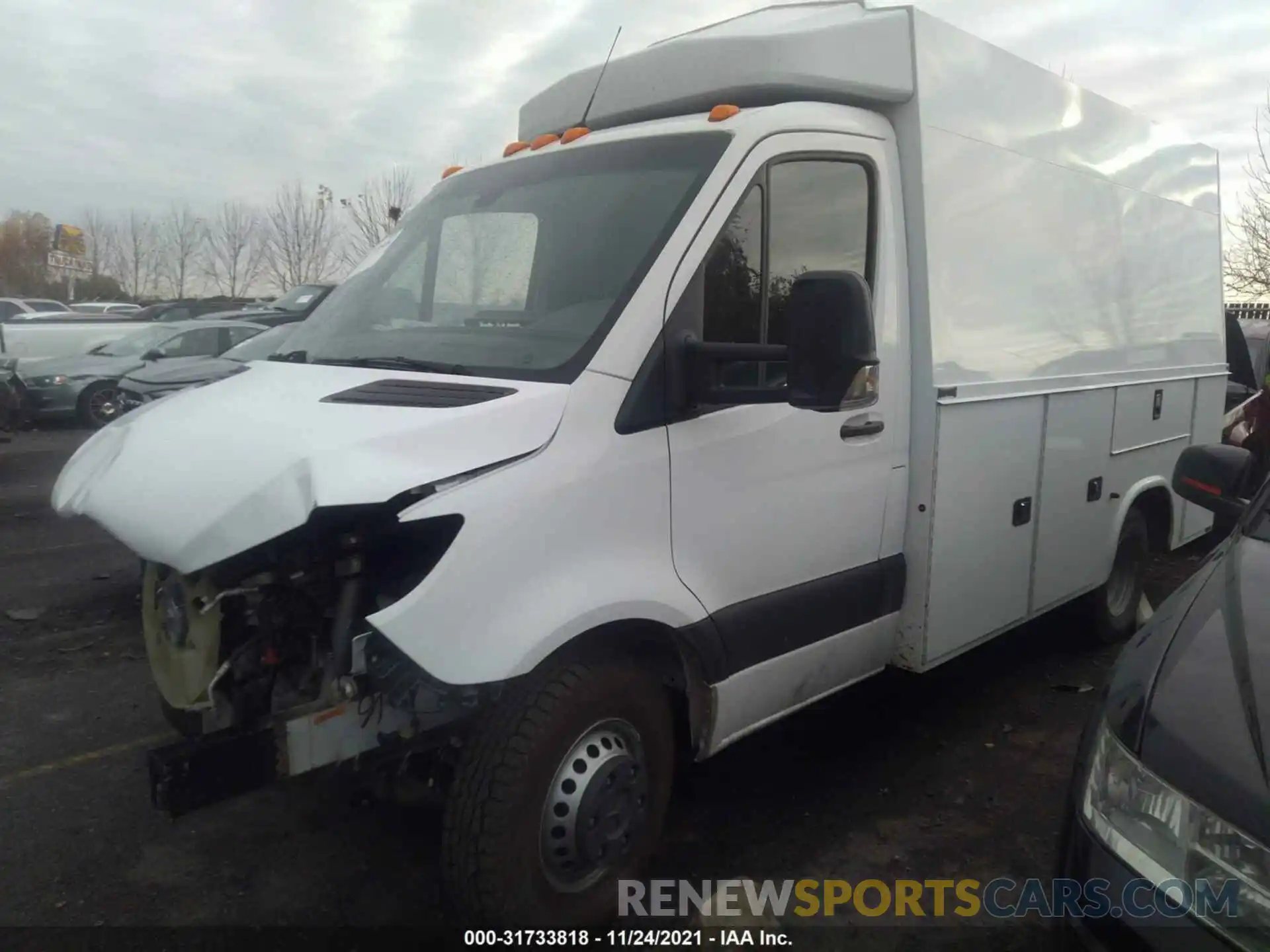 2 Фотография поврежденного автомобиля WDAPF3CD8KN034175 MERCEDES-BENZ SPRINTER CAB CHASSIS 2019