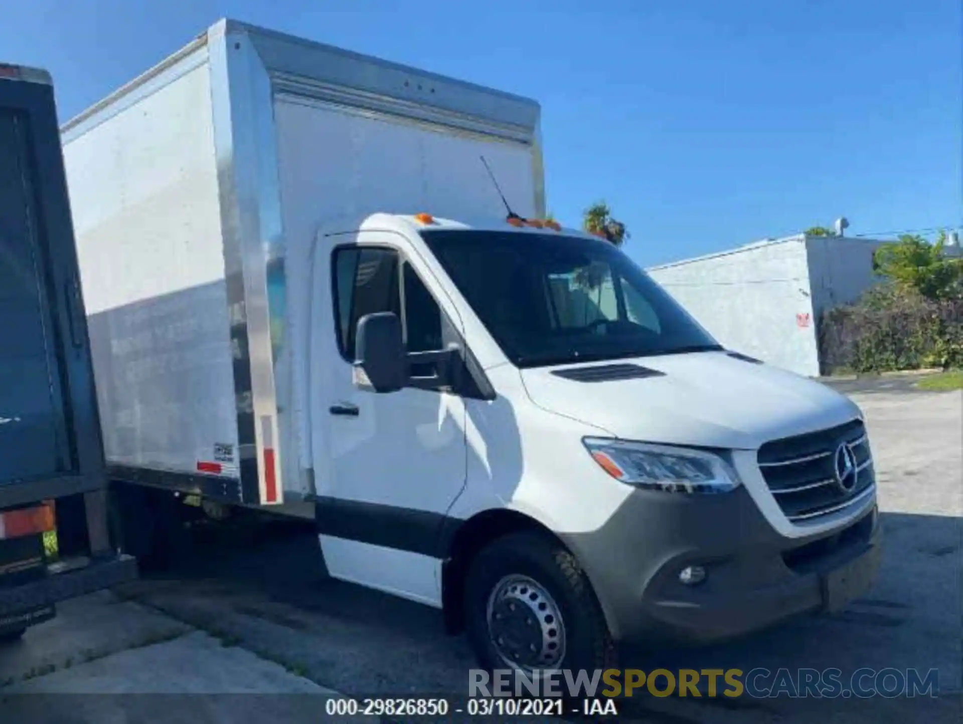 1 Фотография поврежденного автомобиля WDAPF4CD3KN013563 MERCEDES-BENZ SPRINTER CAB CHASSIS 2019