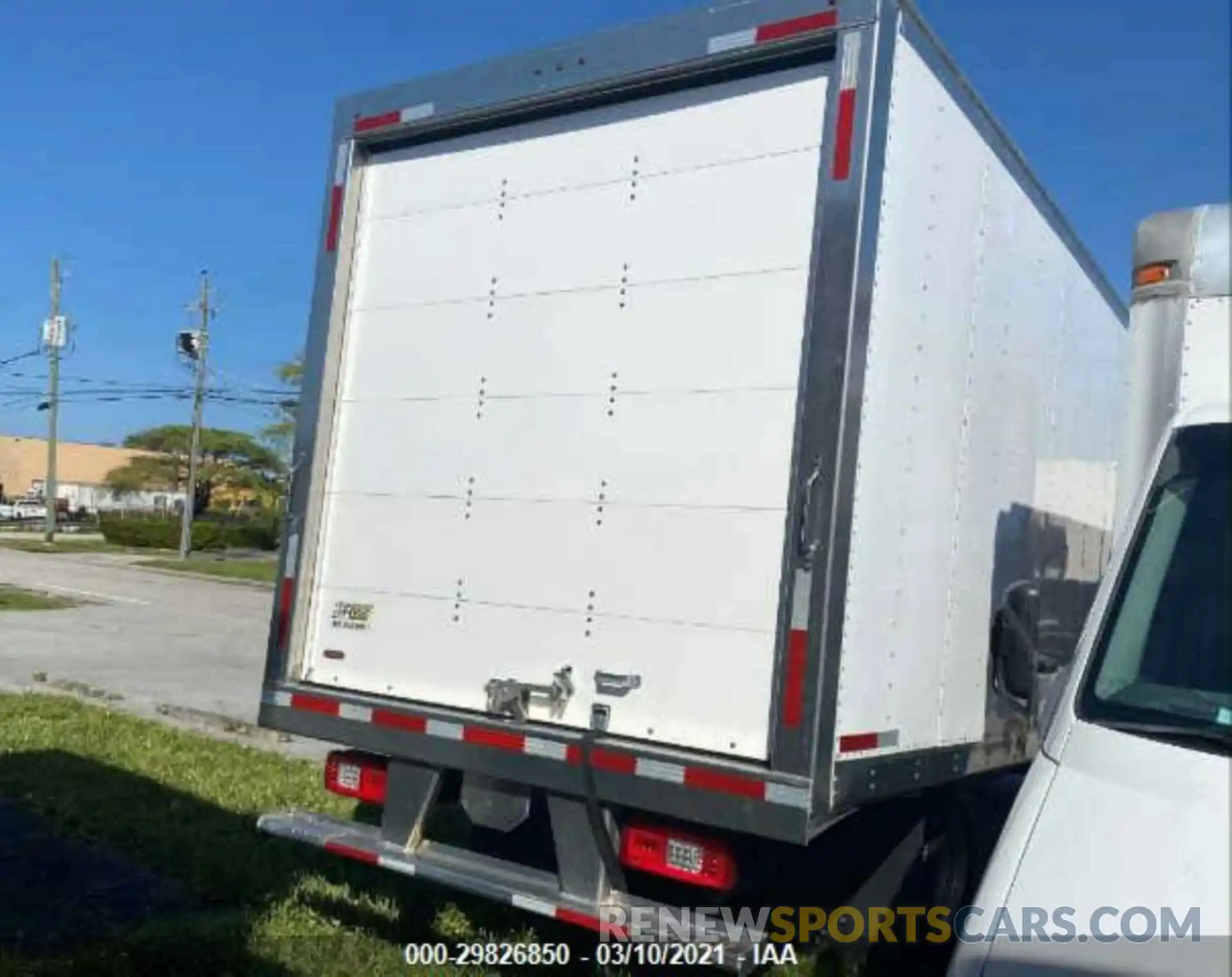 4 Photograph of a damaged car WDAPF4CD3KN013563 MERCEDES-BENZ SPRINTER CAB CHASSIS 2019