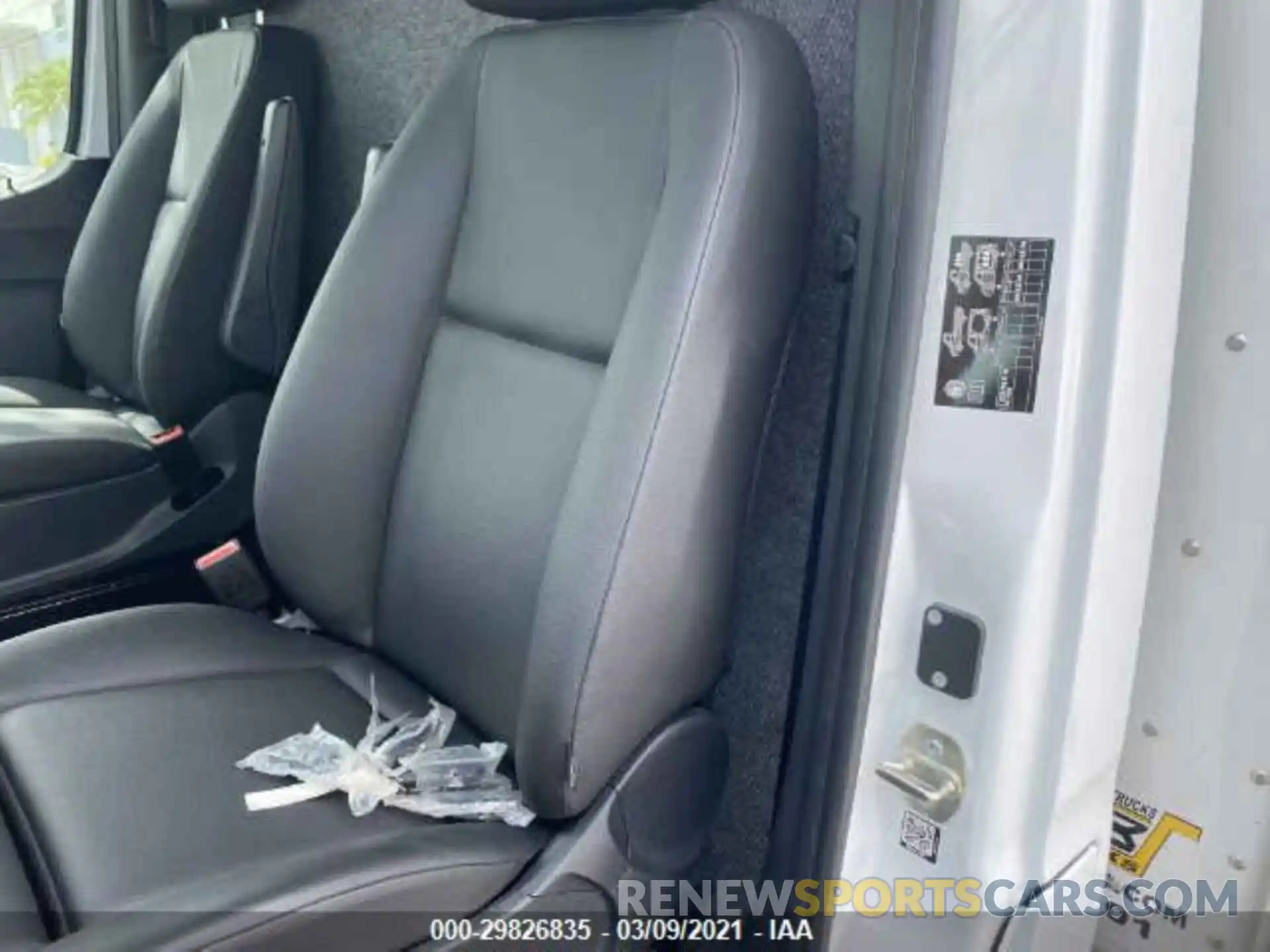 8 Photograph of a damaged car WDAPF4CD6KN015095 MERCEDES-BENZ SPRINTER CAB CHASSIS 2019