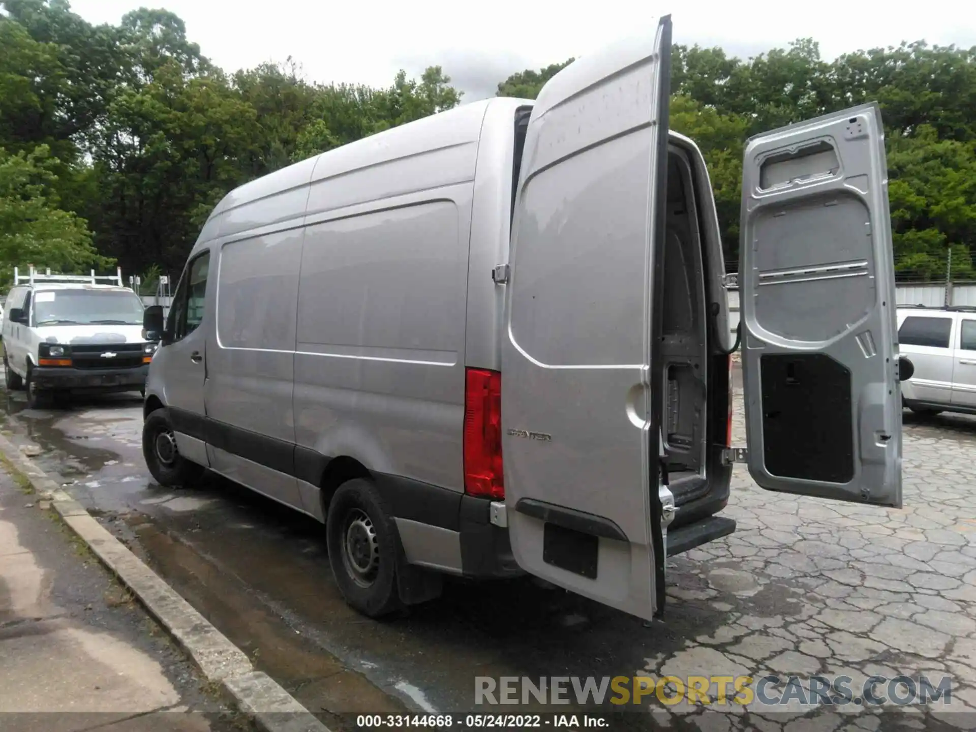 3 Фотография поврежденного автомобиля W1W70BGY1KT017272 MERCEDES-BENZ SPRINTER CARGO VAN 2019