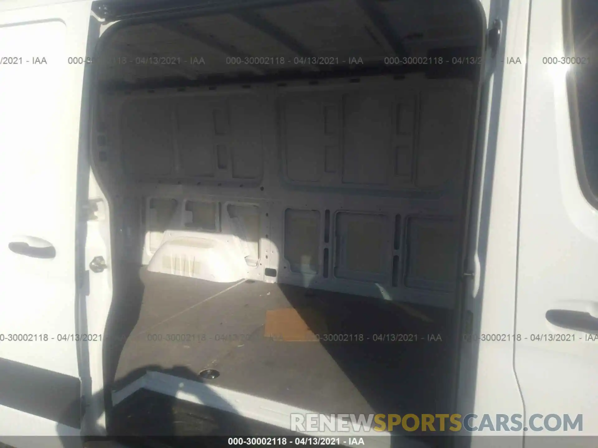 8 Photograph of a damaged car W1W70BGY7KT018250 MERCEDES-BENZ SPRINTER CARGO VAN 2019