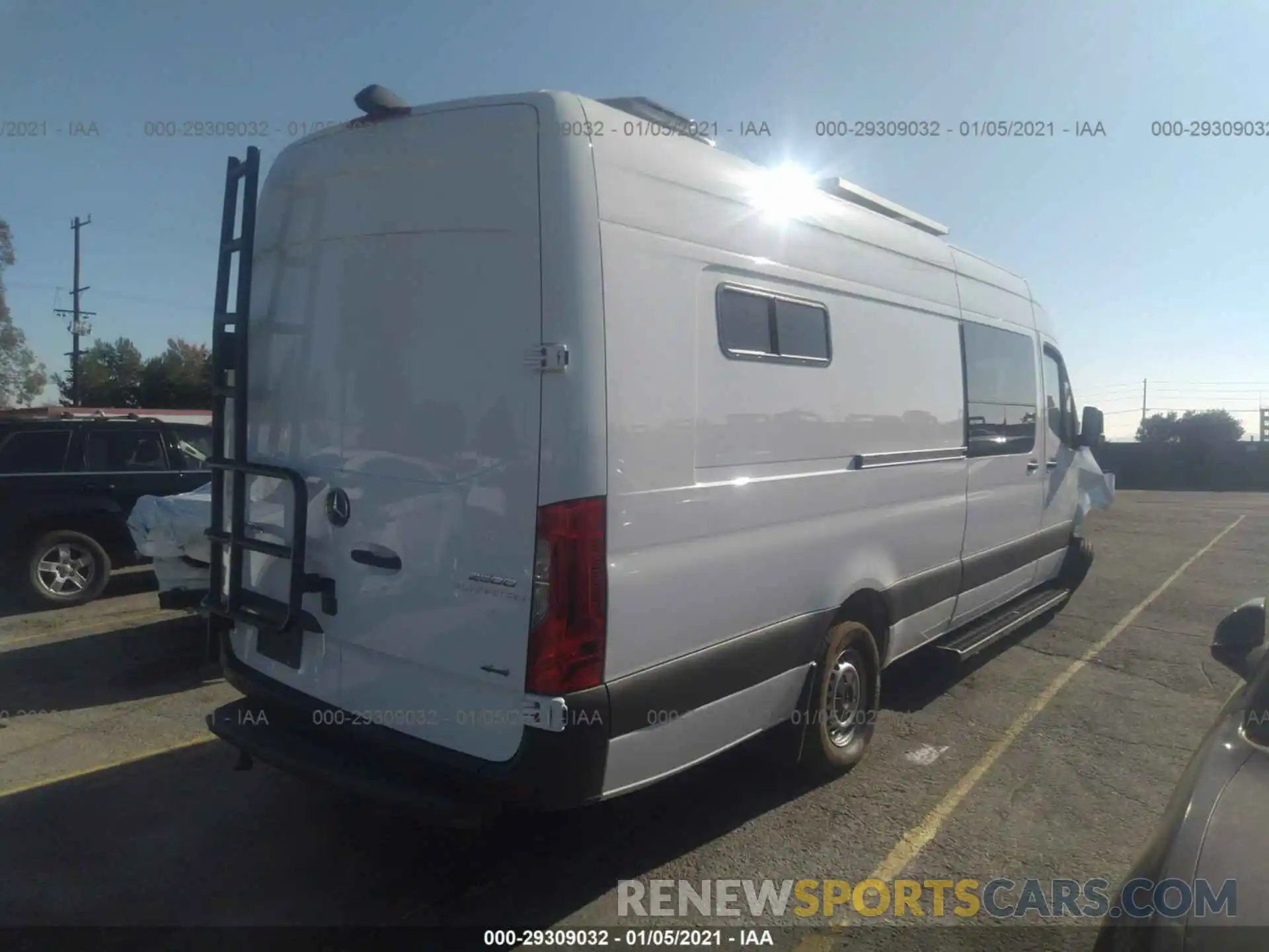 4 Фотография поврежденного автомобиля WD3FF1CD1KT013834 MERCEDES-BENZ SPRINTER CARGO VAN 2019