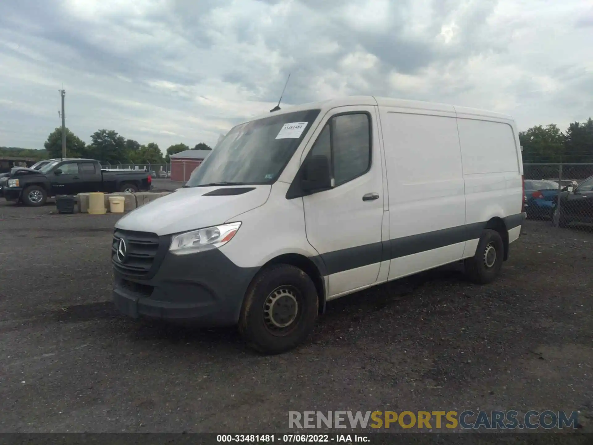 2 Фотография поврежденного автомобиля WD3PF0CD4KP023118 MERCEDES-BENZ SPRINTER CARGO VAN 2019