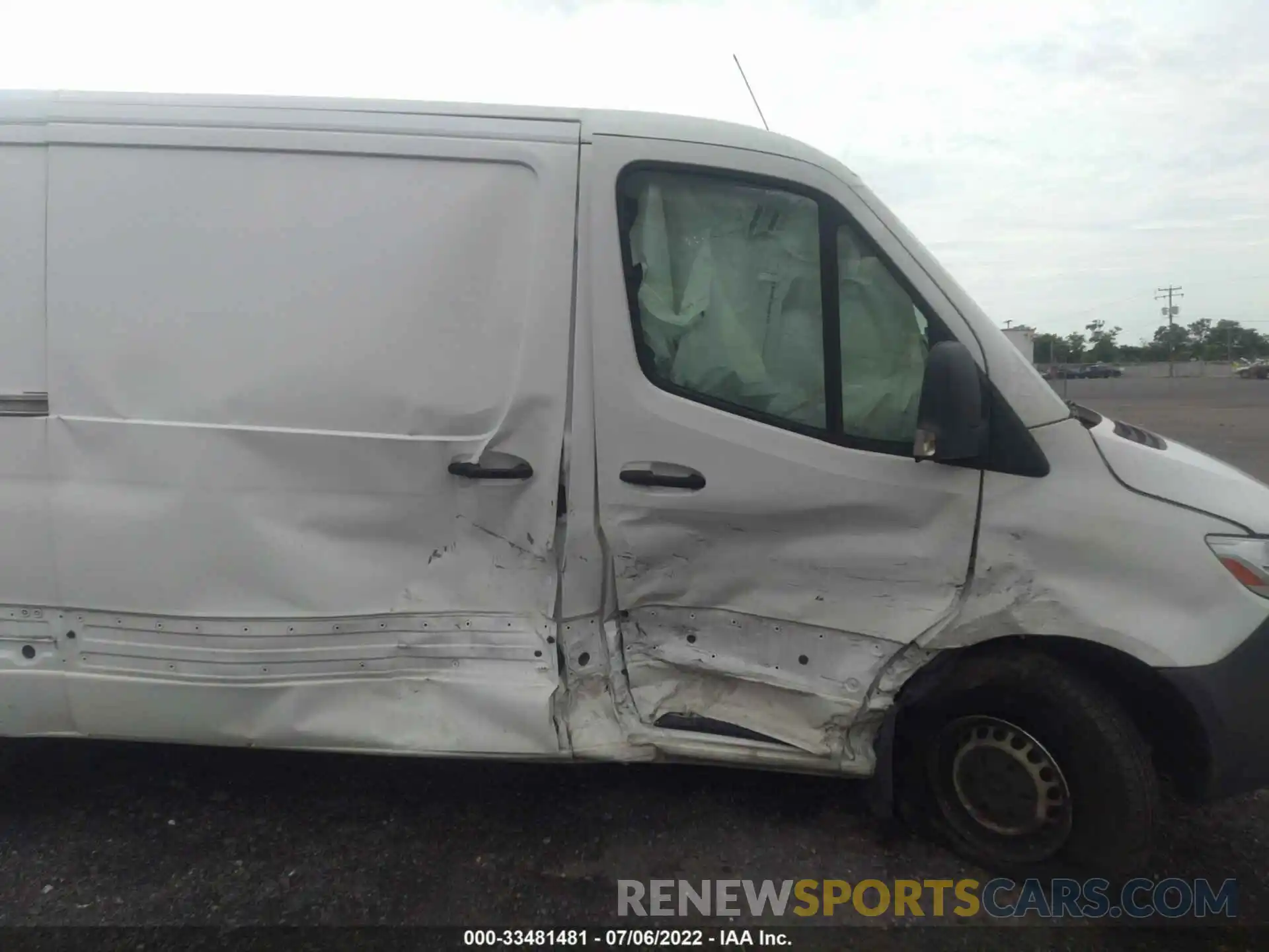 6 Photograph of a damaged car WD3PF0CD4KP023118 MERCEDES-BENZ SPRINTER CARGO VAN 2019