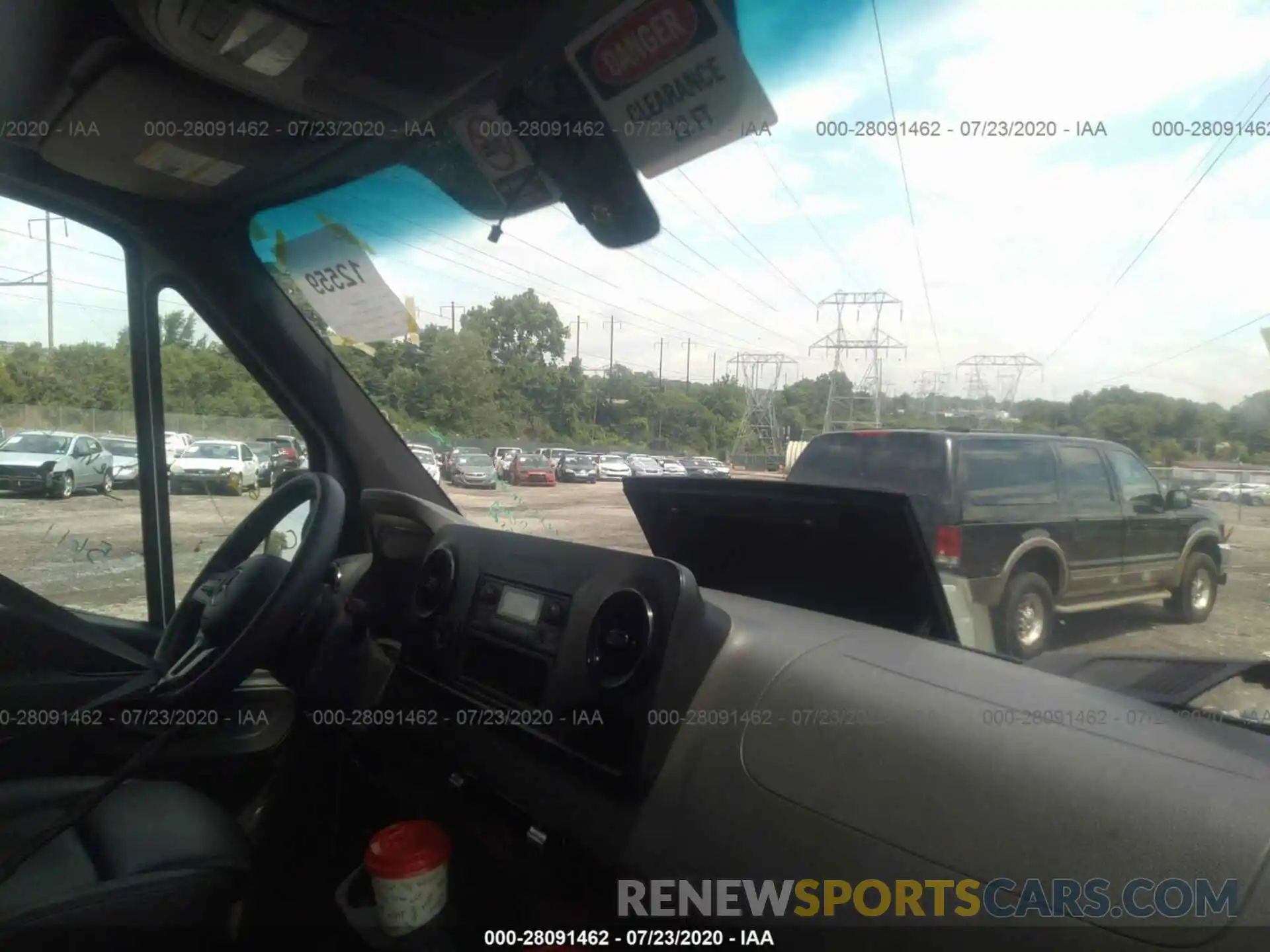 5 Photograph of a damaged car WD3PF0CD7KP106493 MERCEDES-BENZ SPRINTER CARGO VAN 2019