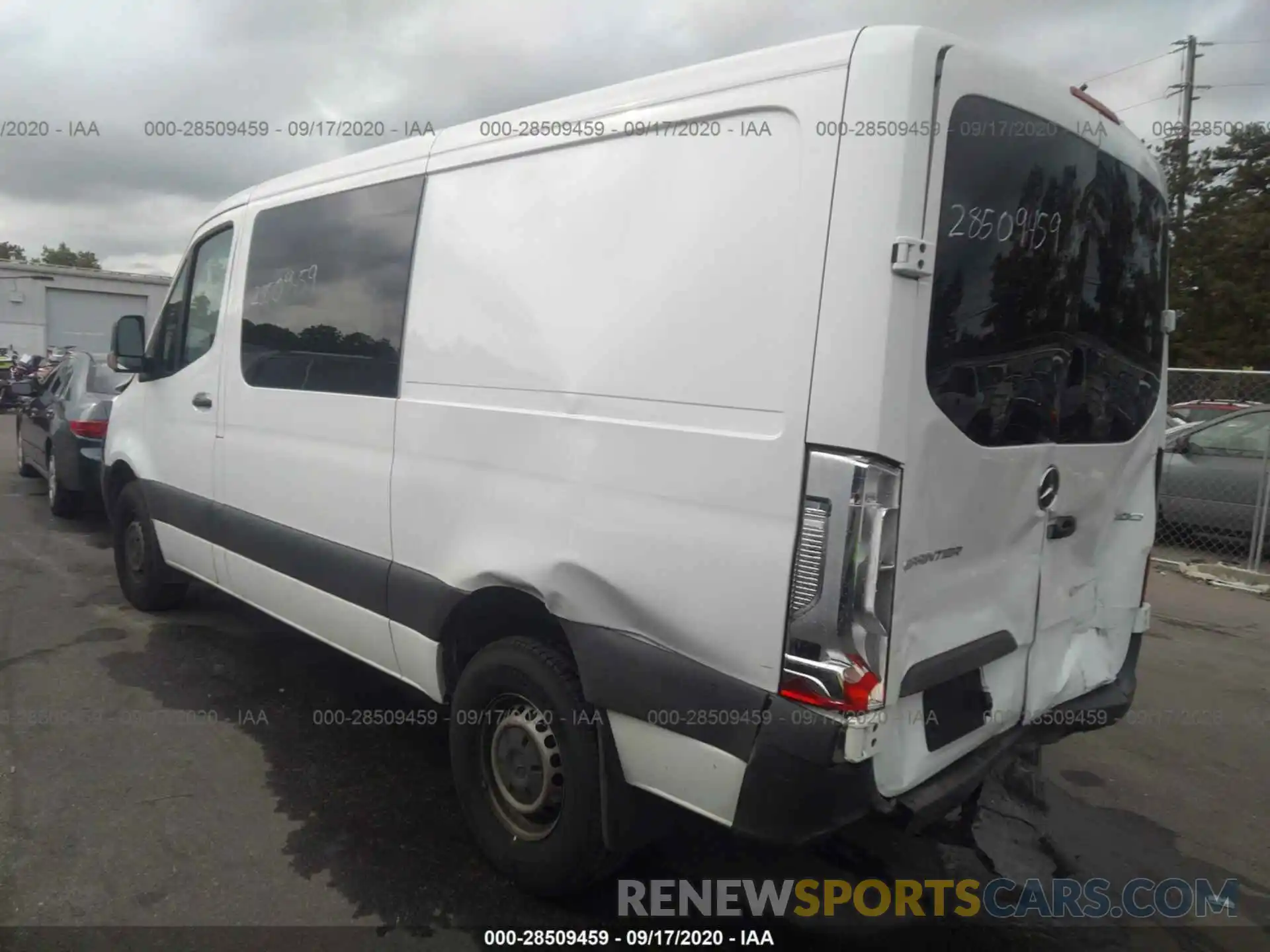 3 Фотография поврежденного автомобиля WD3PF0CD8KP036390 MERCEDES-BENZ SPRINTER CARGO VAN 2019