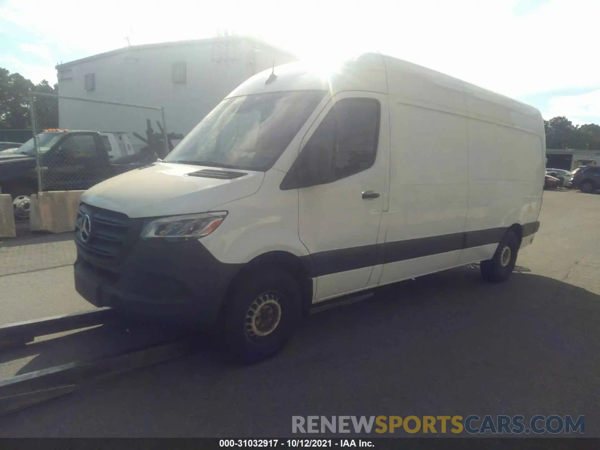 2 Фотография поврежденного автомобиля WD3PF1CD1KP063159 MERCEDES-BENZ SPRINTER CARGO VAN 2019