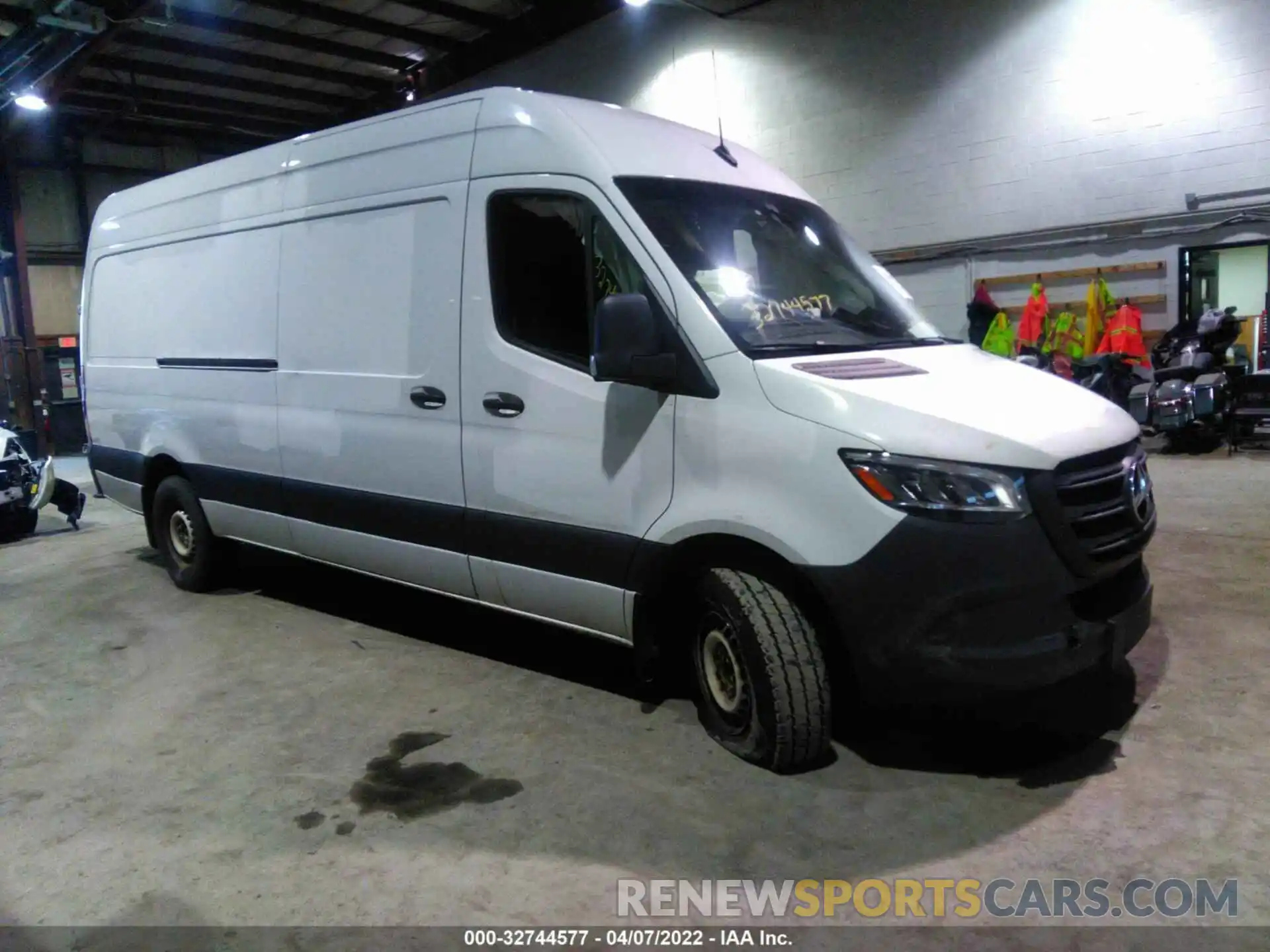 1 Photograph of a damaged car WD3PF1CD1KP084349 MERCEDES-BENZ SPRINTER CARGO VAN 2019