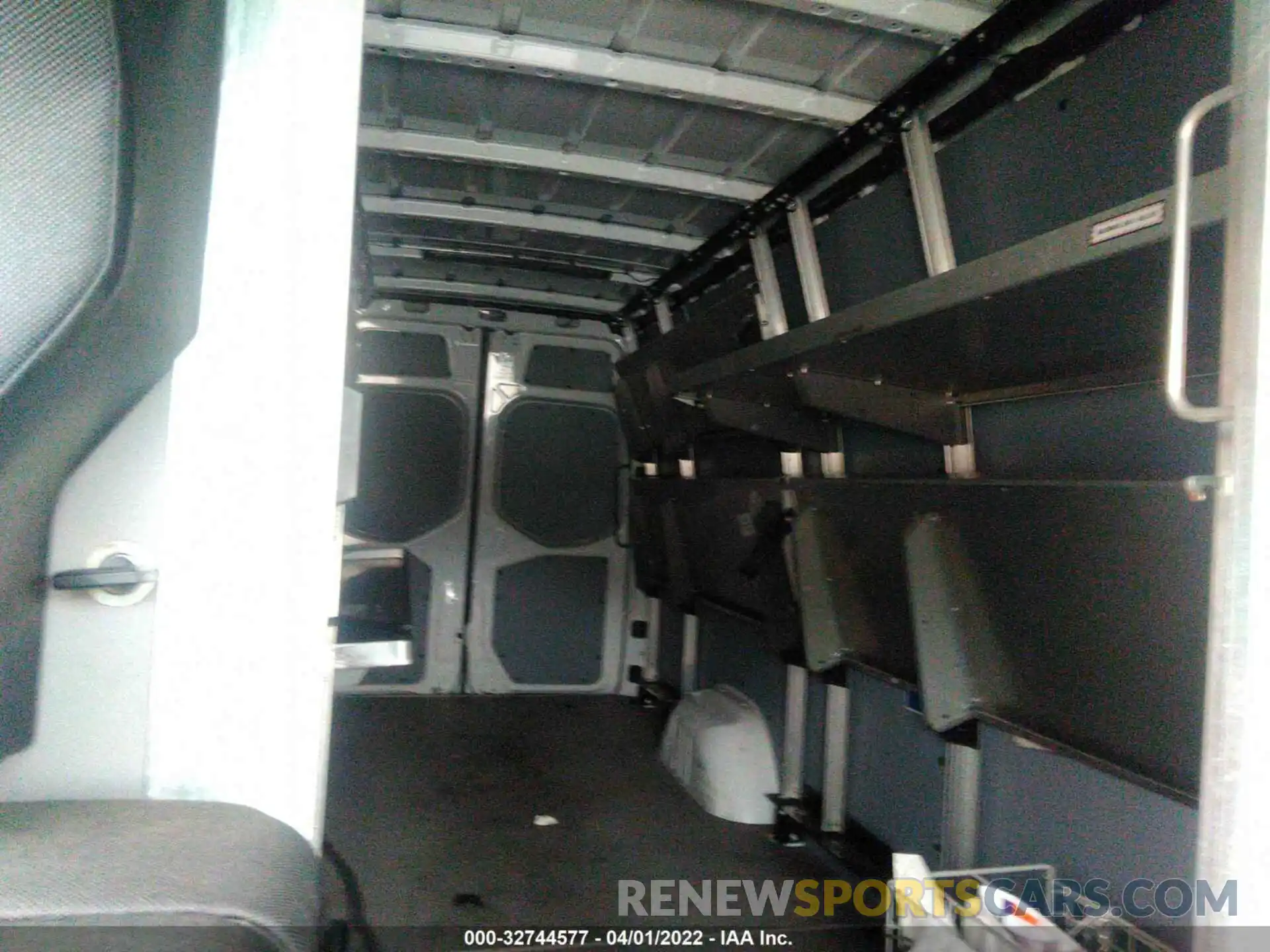 8 Фотография поврежденного автомобиля WD3PF1CD1KP084349 MERCEDES-BENZ SPRINTER CARGO VAN 2019