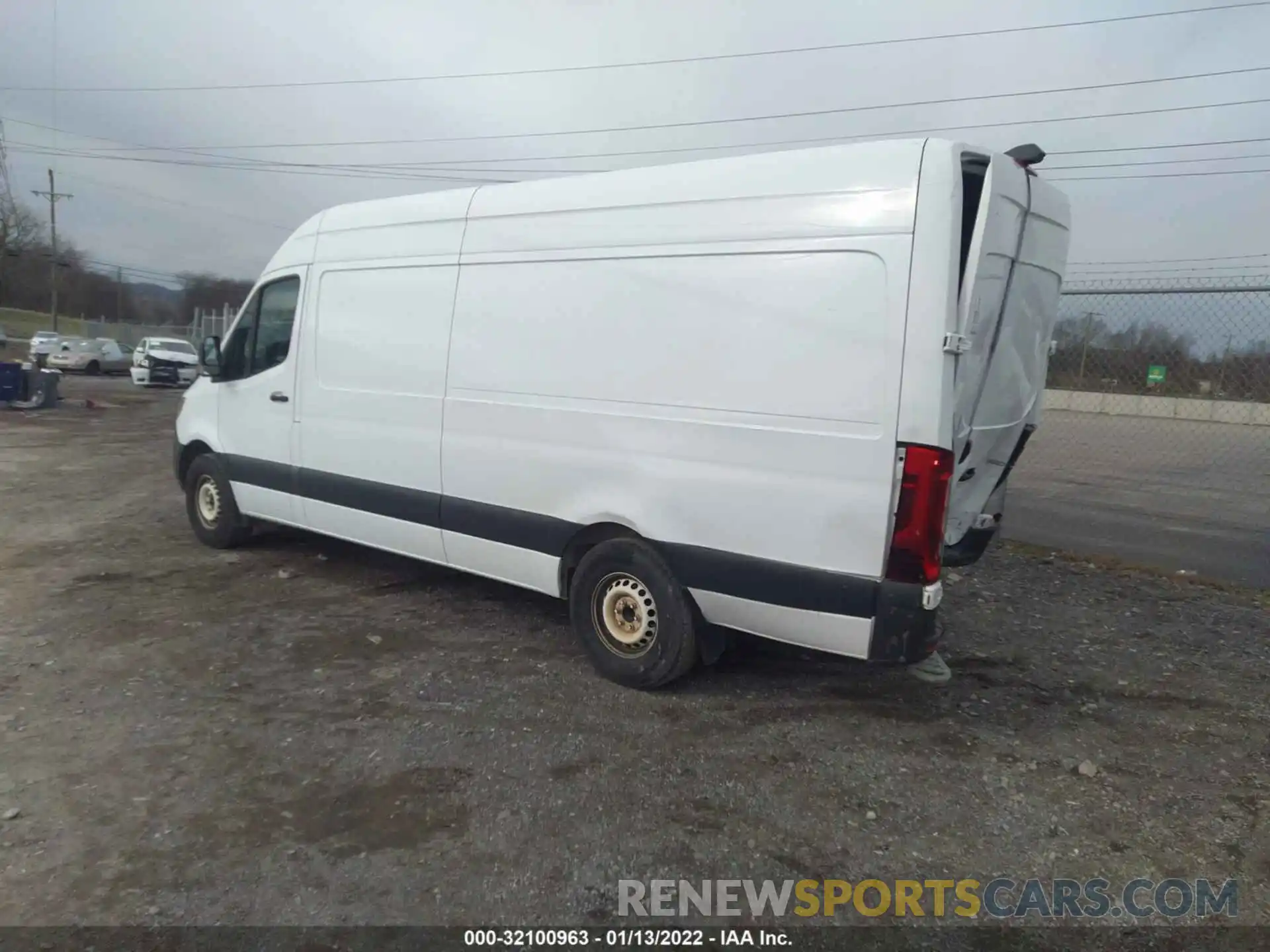 3 Фотография поврежденного автомобиля WD3PF1CD2KP078849 MERCEDES-BENZ SPRINTER CARGO VAN 2019