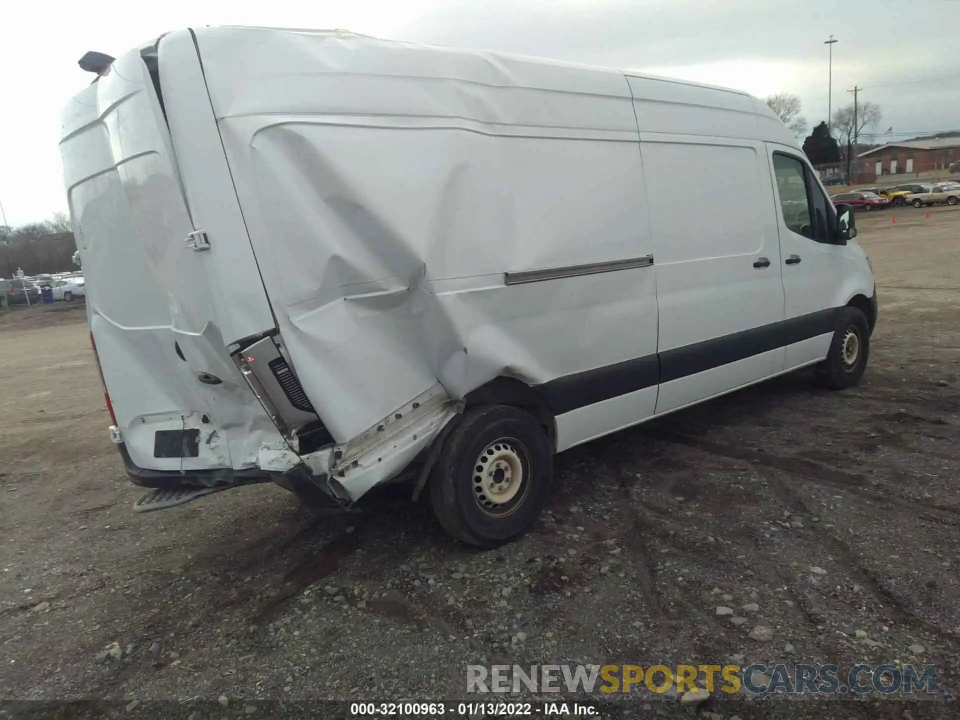 4 Фотография поврежденного автомобиля WD3PF1CD2KP078849 MERCEDES-BENZ SPRINTER CARGO VAN 2019