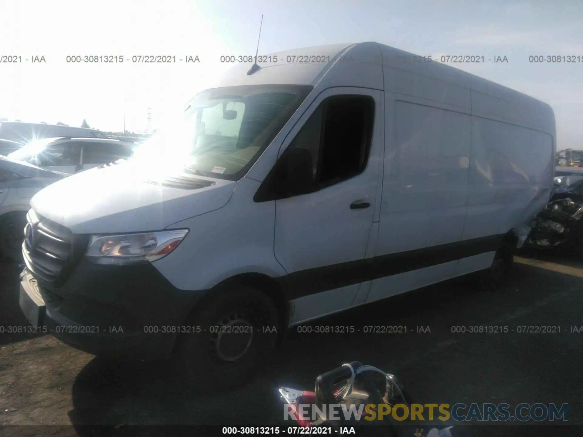 2 Фотография поврежденного автомобиля WD3PF1CD6KP023160 MERCEDES-BENZ SPRINTER CARGO VAN 2019