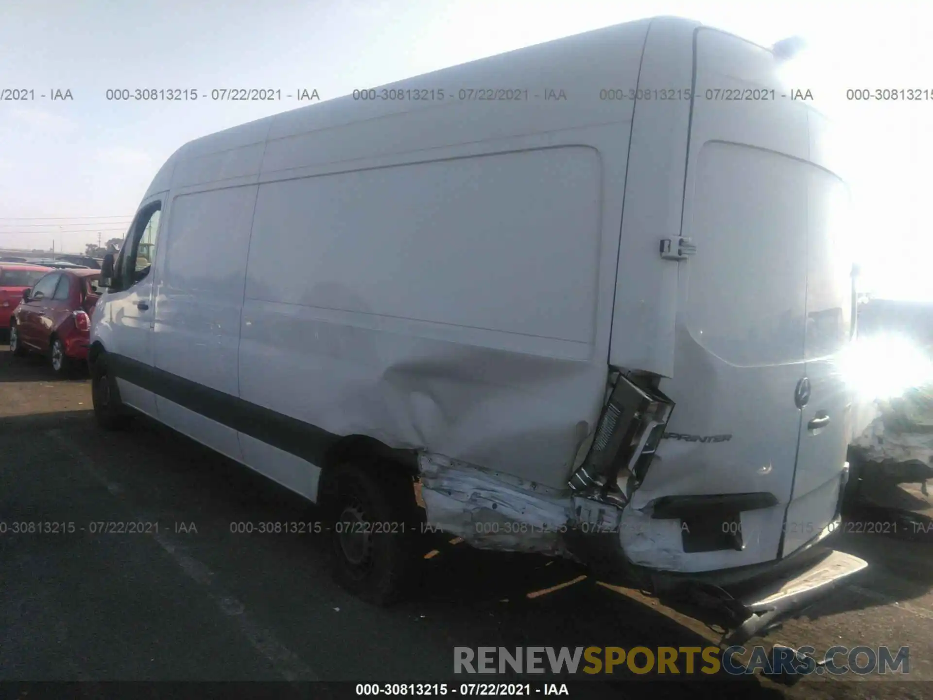 3 Фотография поврежденного автомобиля WD3PF1CD6KP023160 MERCEDES-BENZ SPRINTER CARGO VAN 2019