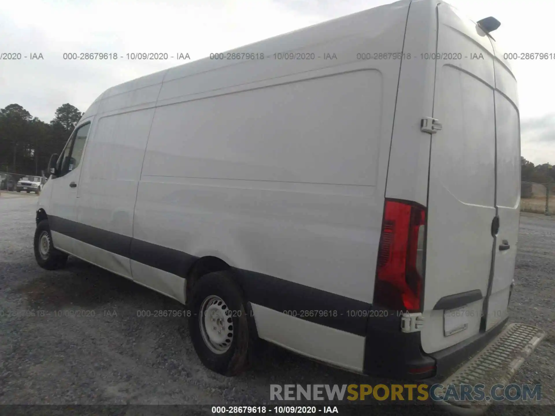 3 Фотография поврежденного автомобиля WD3PF1CD6KP103977 MERCEDES-BENZ SPRINTER CARGO VAN 2019