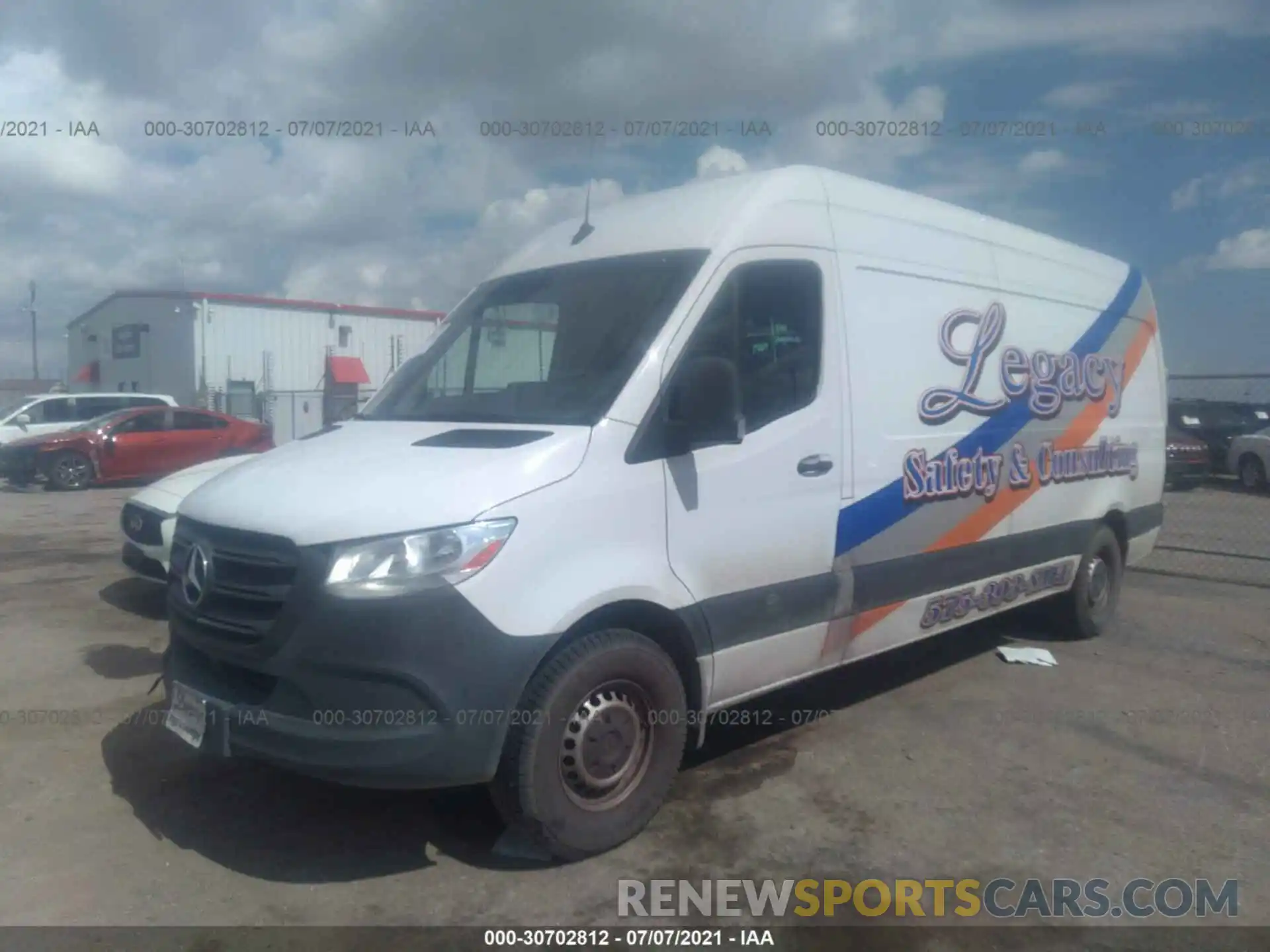 2 Фотография поврежденного автомобиля WD3PF1CD7KP059892 MERCEDES-BENZ SPRINTER CARGO VAN 2019