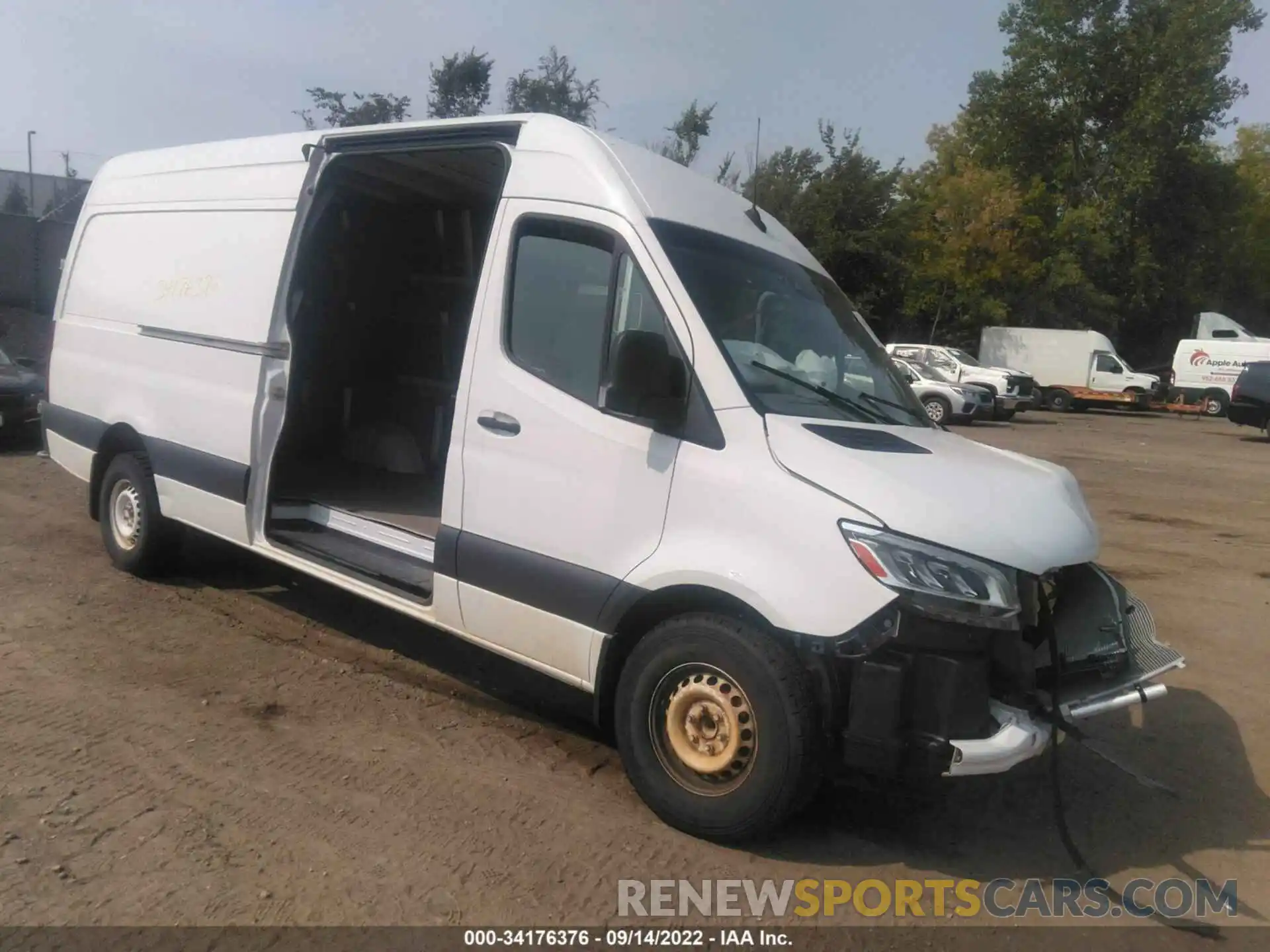 1 Фотография поврежденного автомобиля WD3PF1CD7KP117189 MERCEDES-BENZ SPRINTER CARGO VAN 2019