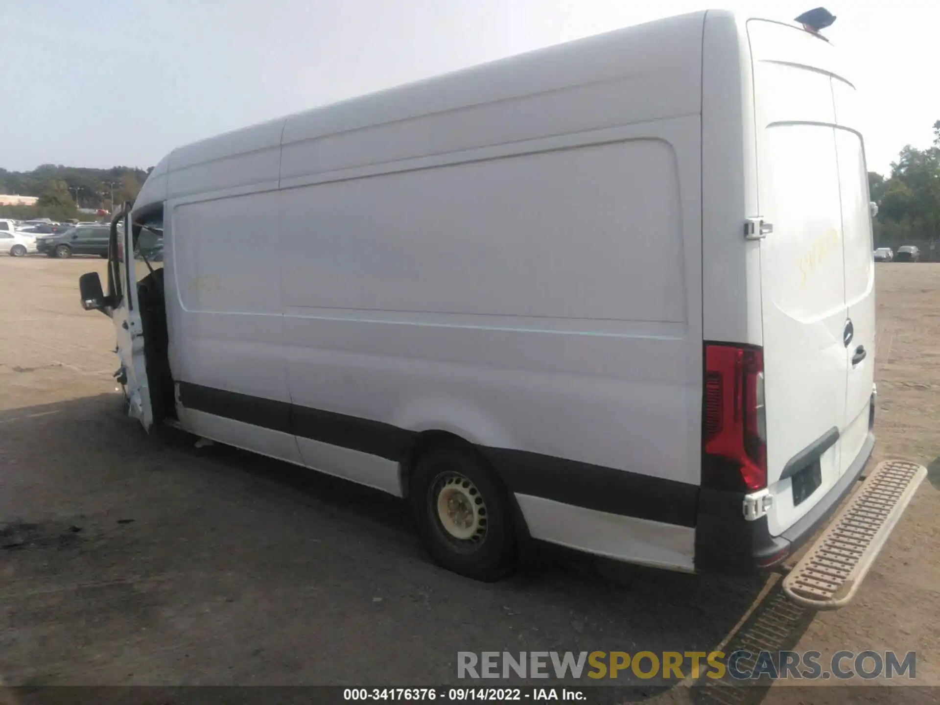 3 Фотография поврежденного автомобиля WD3PF1CD7KP117189 MERCEDES-BENZ SPRINTER CARGO VAN 2019