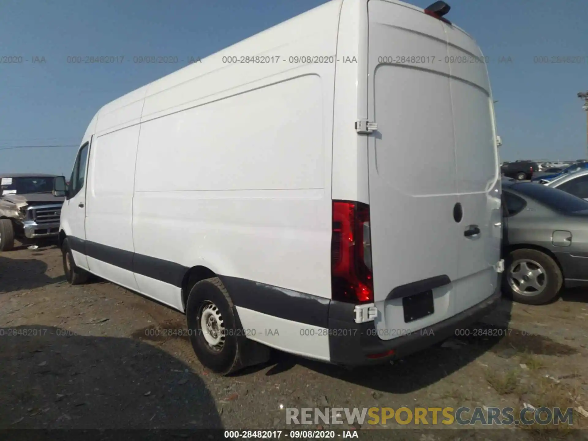 3 Фотография поврежденного автомобиля WD3PF1CD8KP053664 MERCEDES-BENZ SPRINTER CARGO VAN 2019