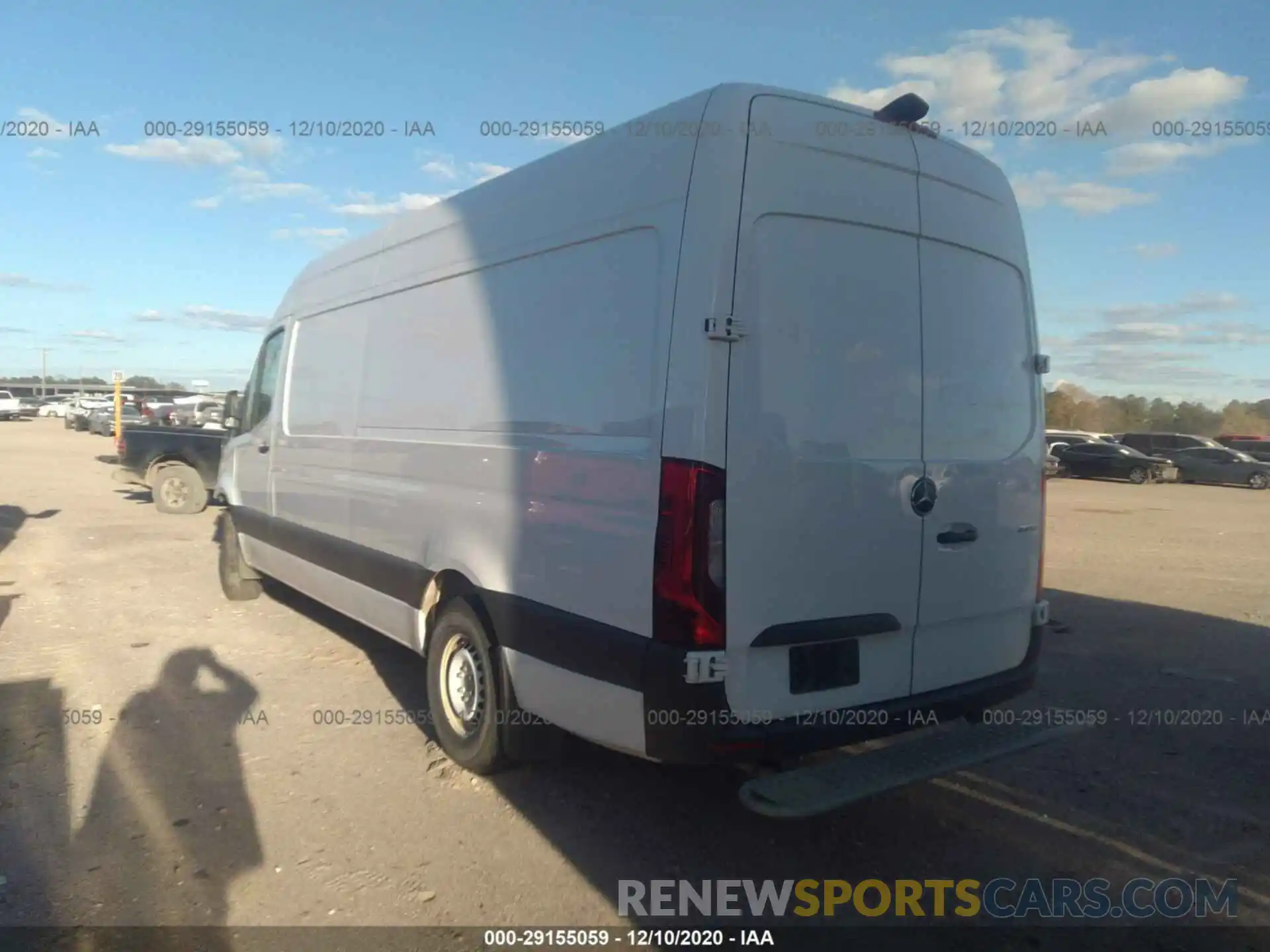 3 Фотография поврежденного автомобиля WD3PF1CD8KP103981 MERCEDES-BENZ SPRINTER CARGO VAN 2019