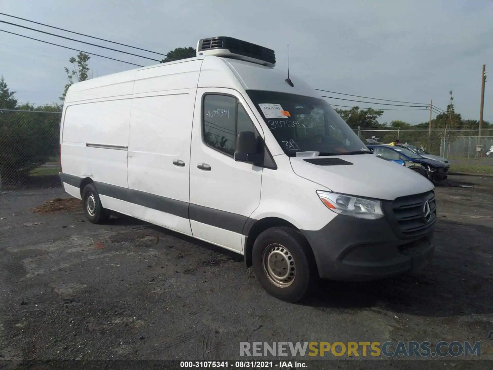 1 Фотография поврежденного автомобиля WD3PF1CD9KP079528 MERCEDES-BENZ SPRINTER CARGO VAN 2019