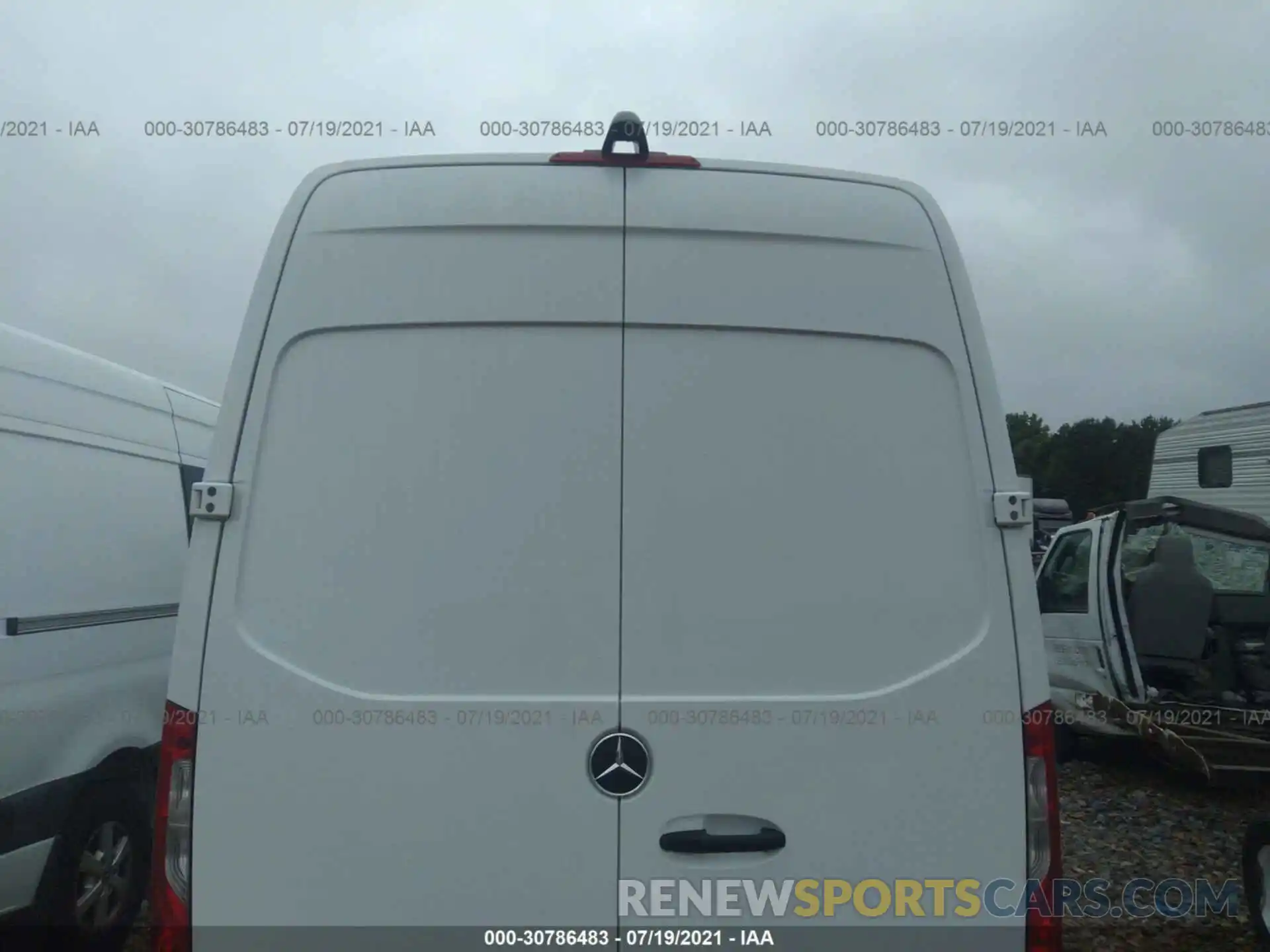 8 Photograph of a damaged car WD3PF4CC2KP038697 MERCEDES-BENZ SPRINTER CARGO VAN 2019