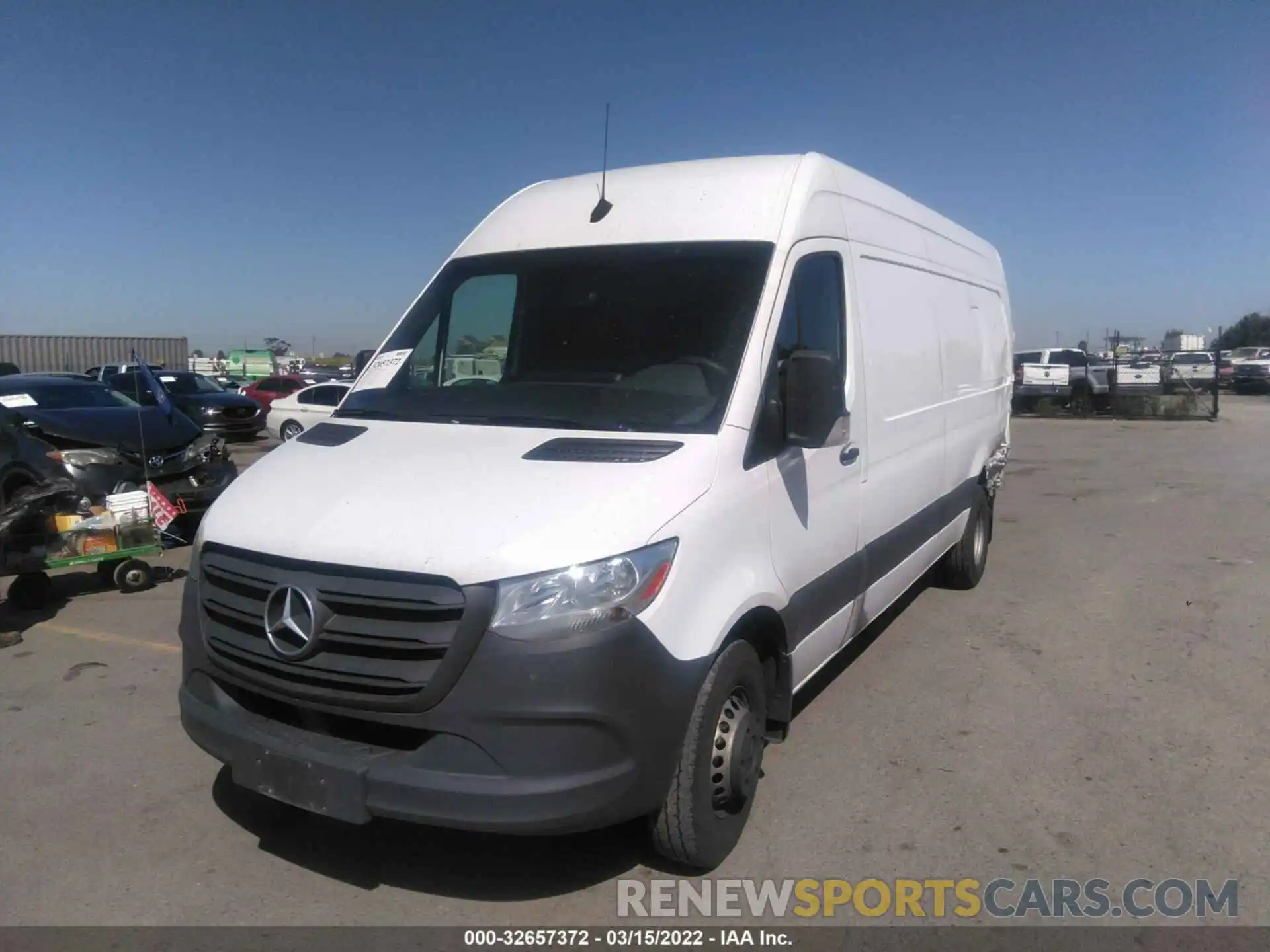 2 Фотография поврежденного автомобиля WD3PF4CD3KP163782 MERCEDES-BENZ SPRINTER CARGO VAN 2019