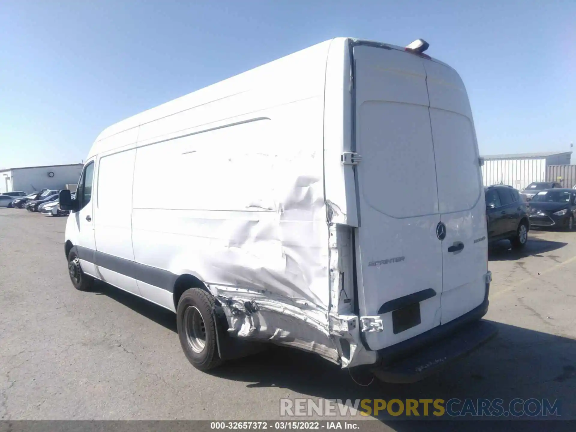 3 Фотография поврежденного автомобиля WD3PF4CD3KP163782 MERCEDES-BENZ SPRINTER CARGO VAN 2019