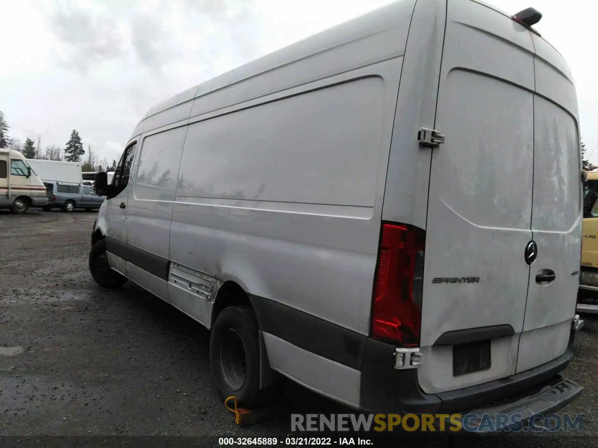 3 Фотография поврежденного автомобиля WD3PF4CDXKP028962 MERCEDES-BENZ SPRINTER CARGO VAN 2019